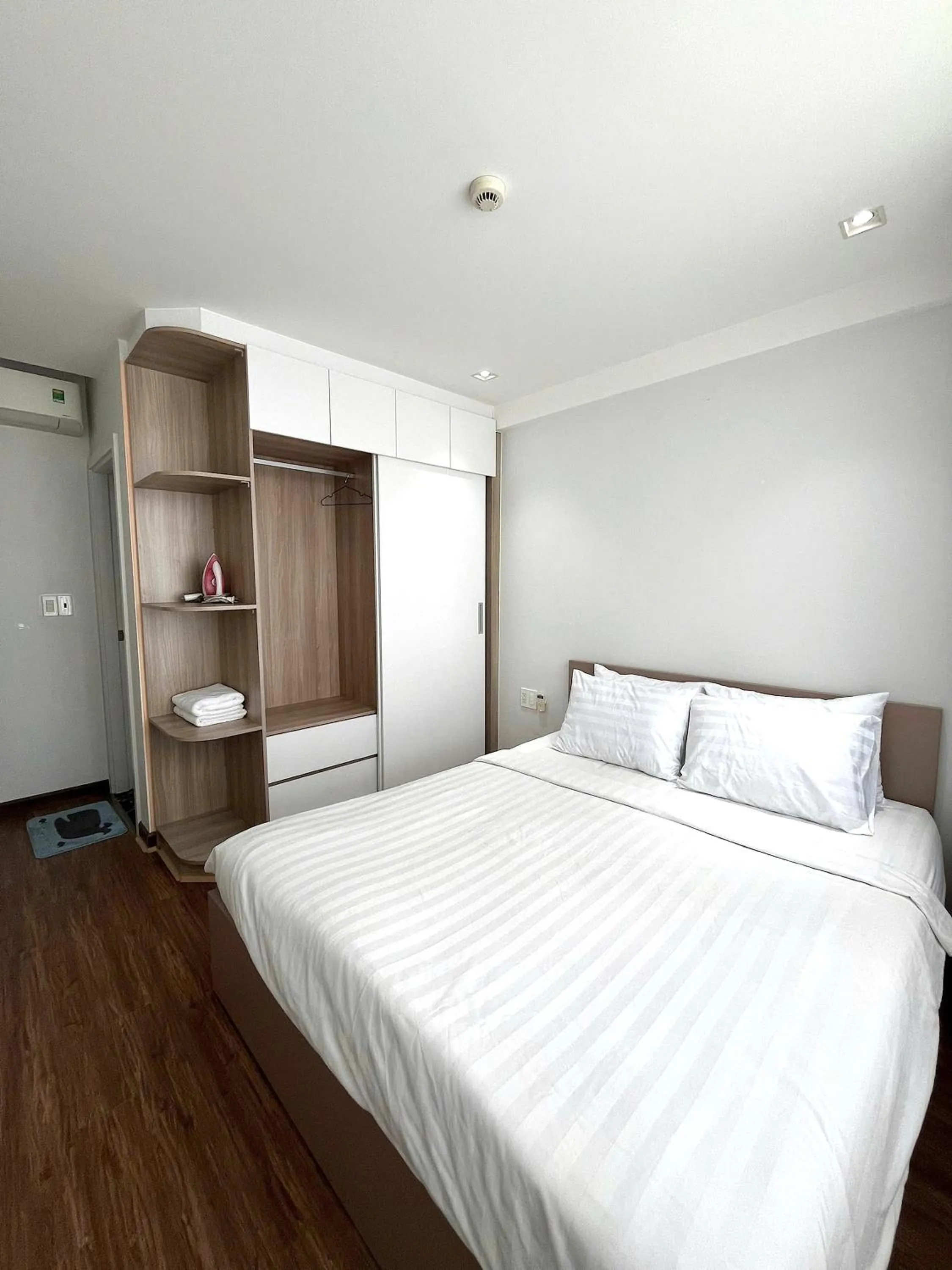 Bed in Scenic Valley Suite