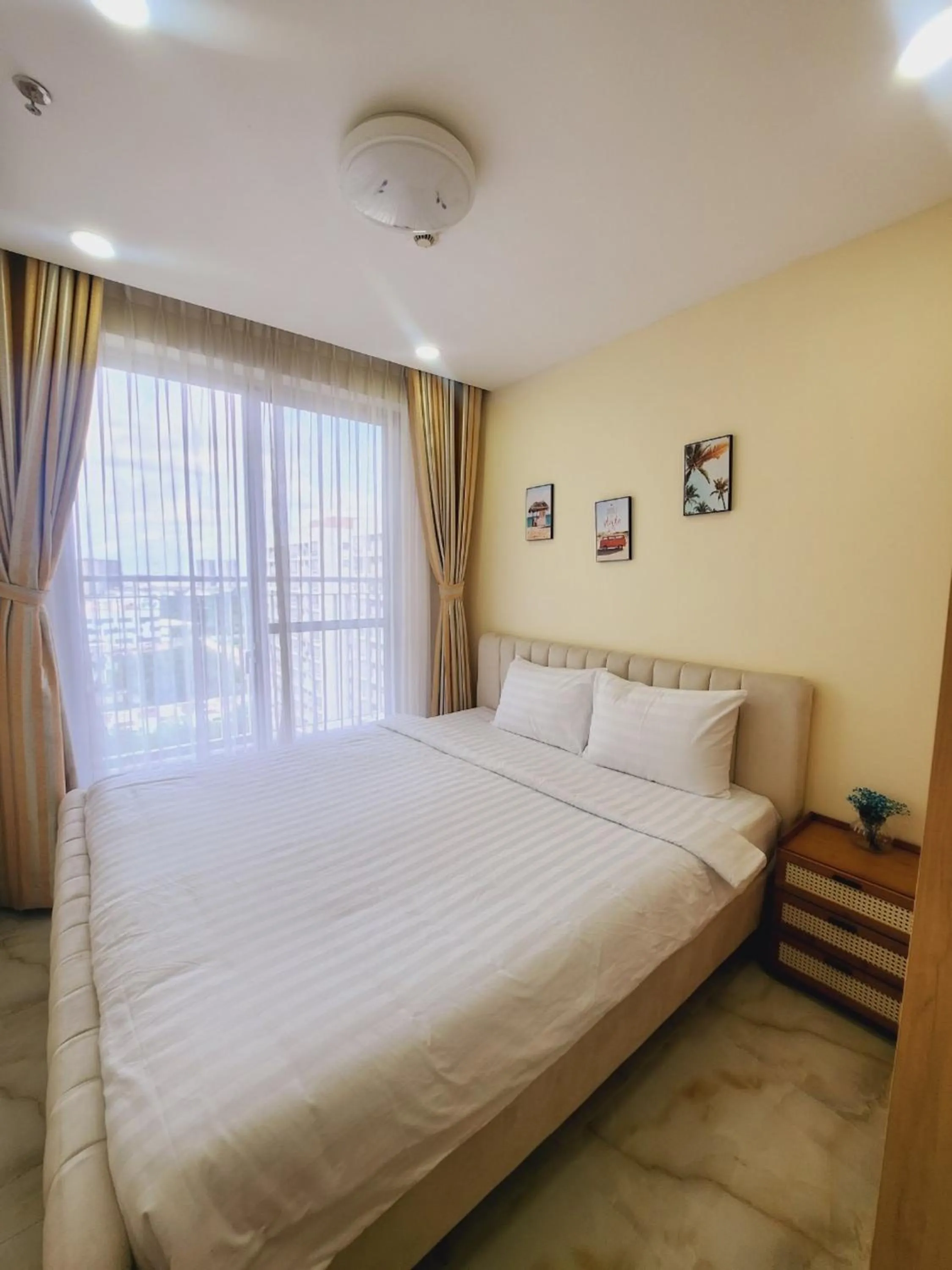 Bed in Scenic Valley Suite