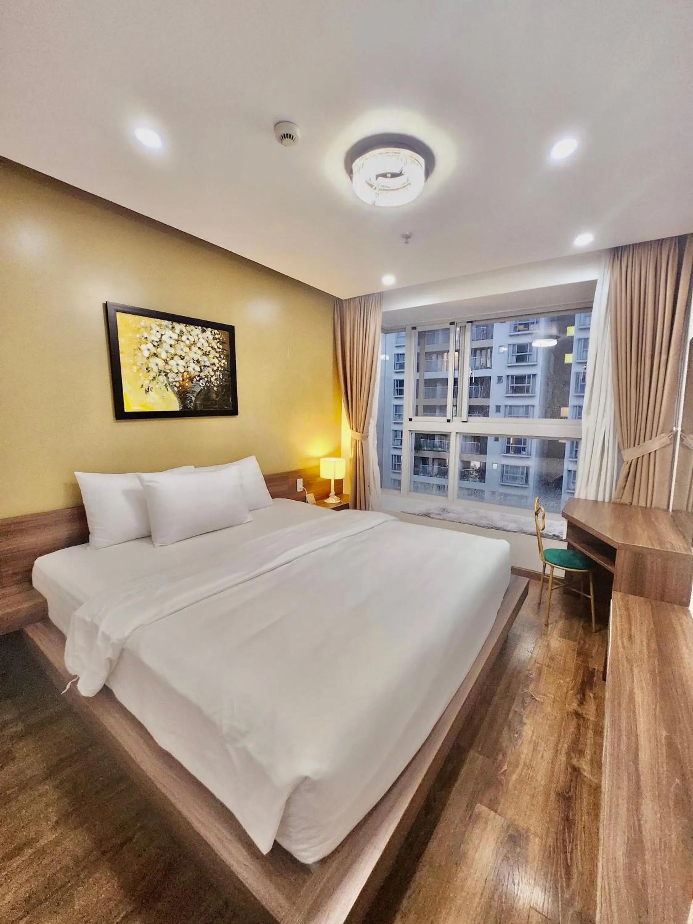 Bed in Scenic Valley Suite