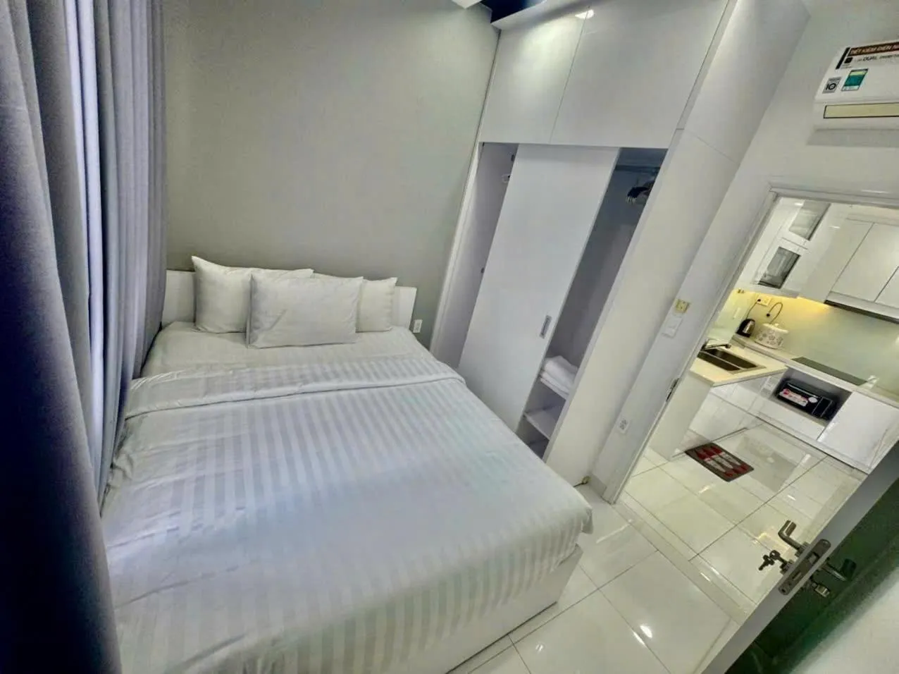 Bed in Scenic Valley Suite