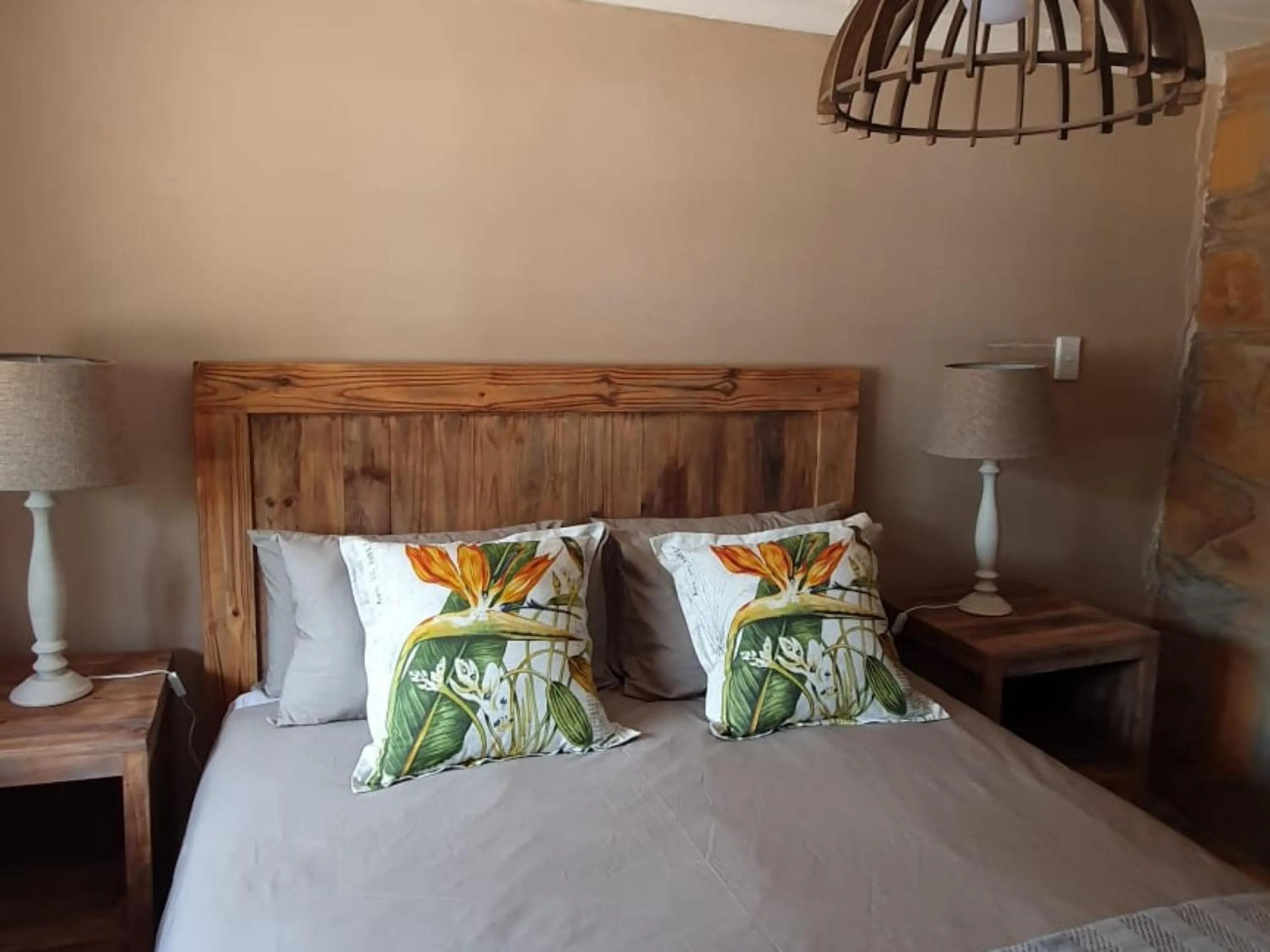 Bed in Invermooi Estate