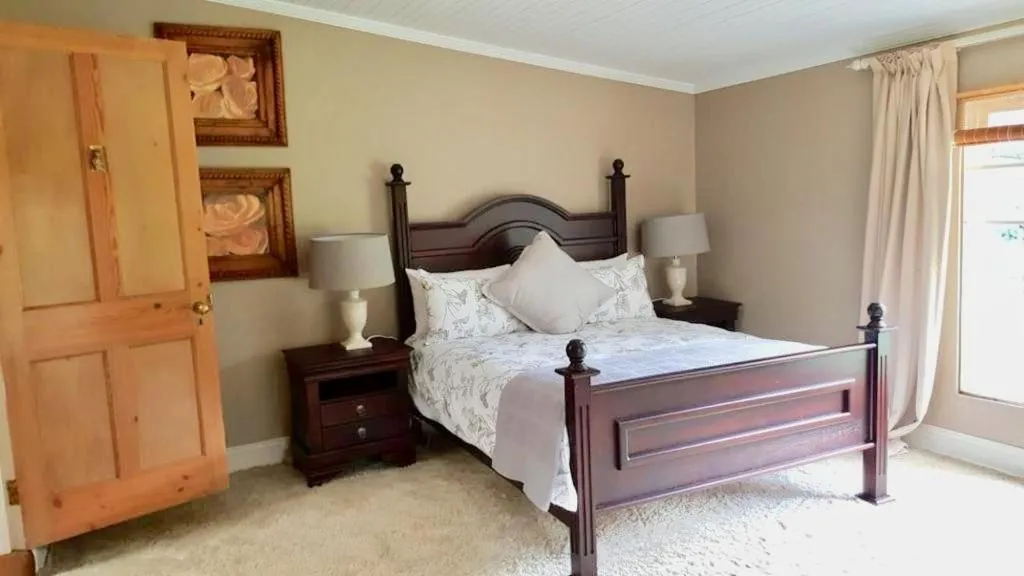 Bed in Invermooi Estate