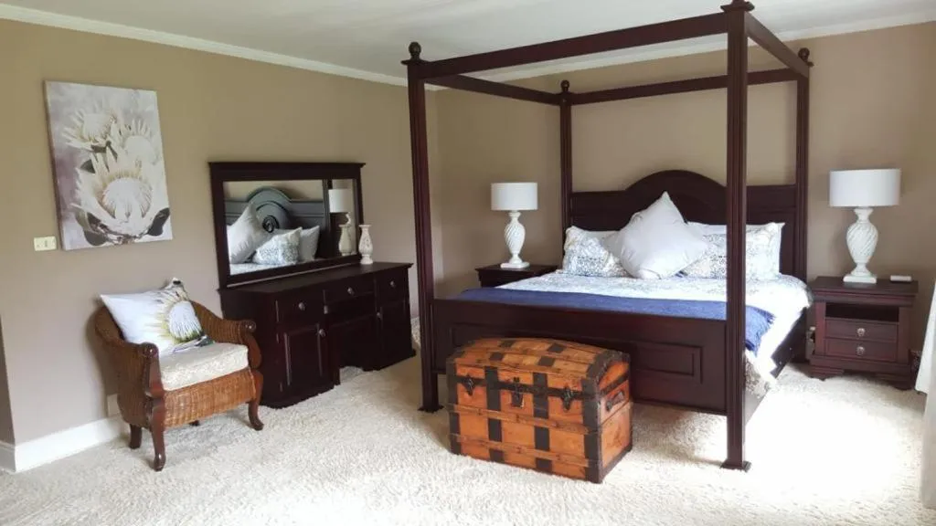 Bed in Invermooi Estate