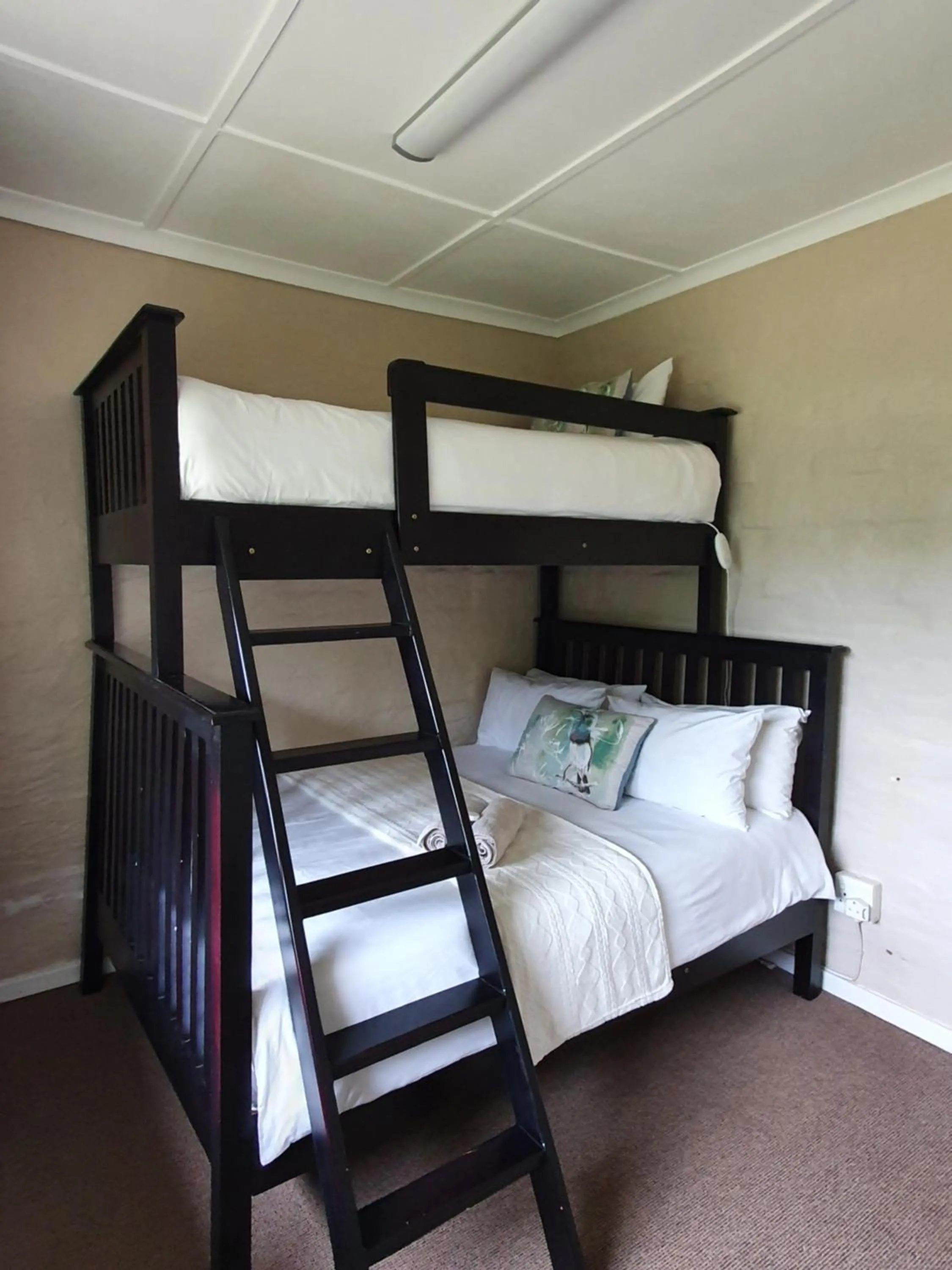 Bed in Invermooi Estate