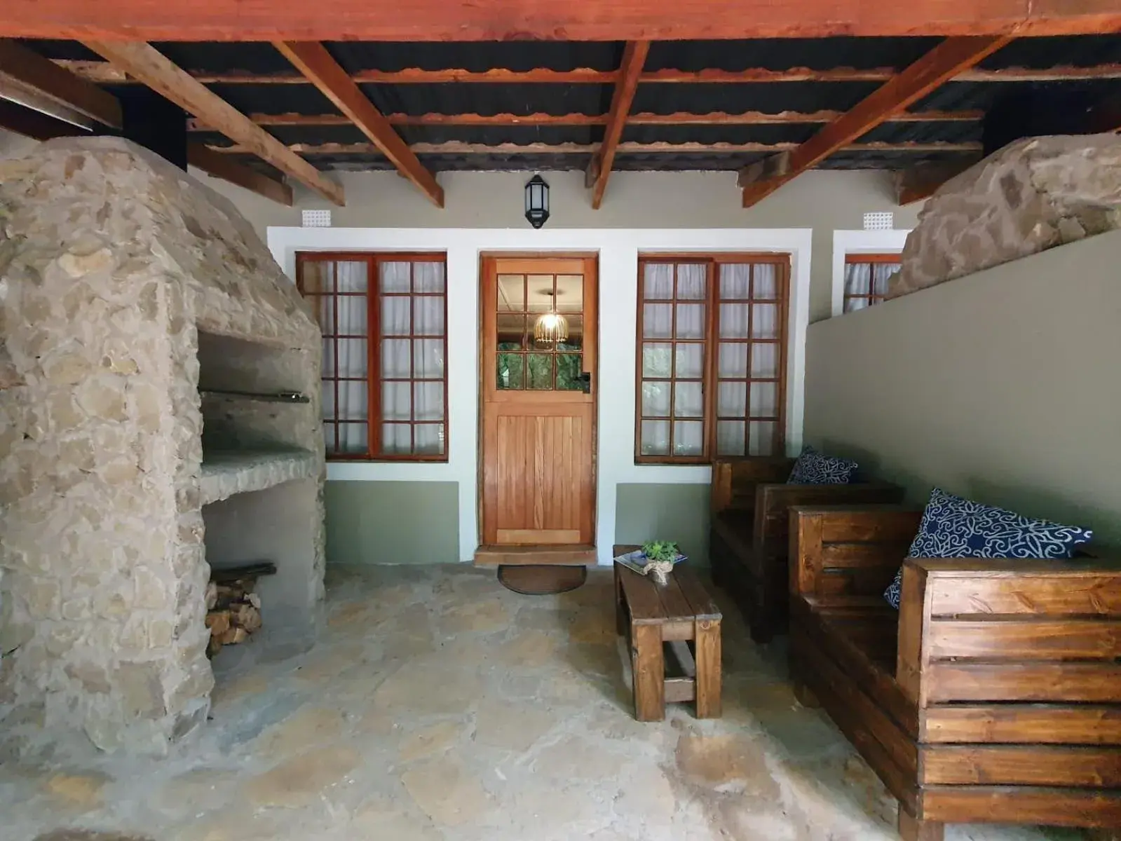 Comfort Cabin - single occupancy in Invermooi Estate Comfort Cabin - single occupancy in Invermooi Estate