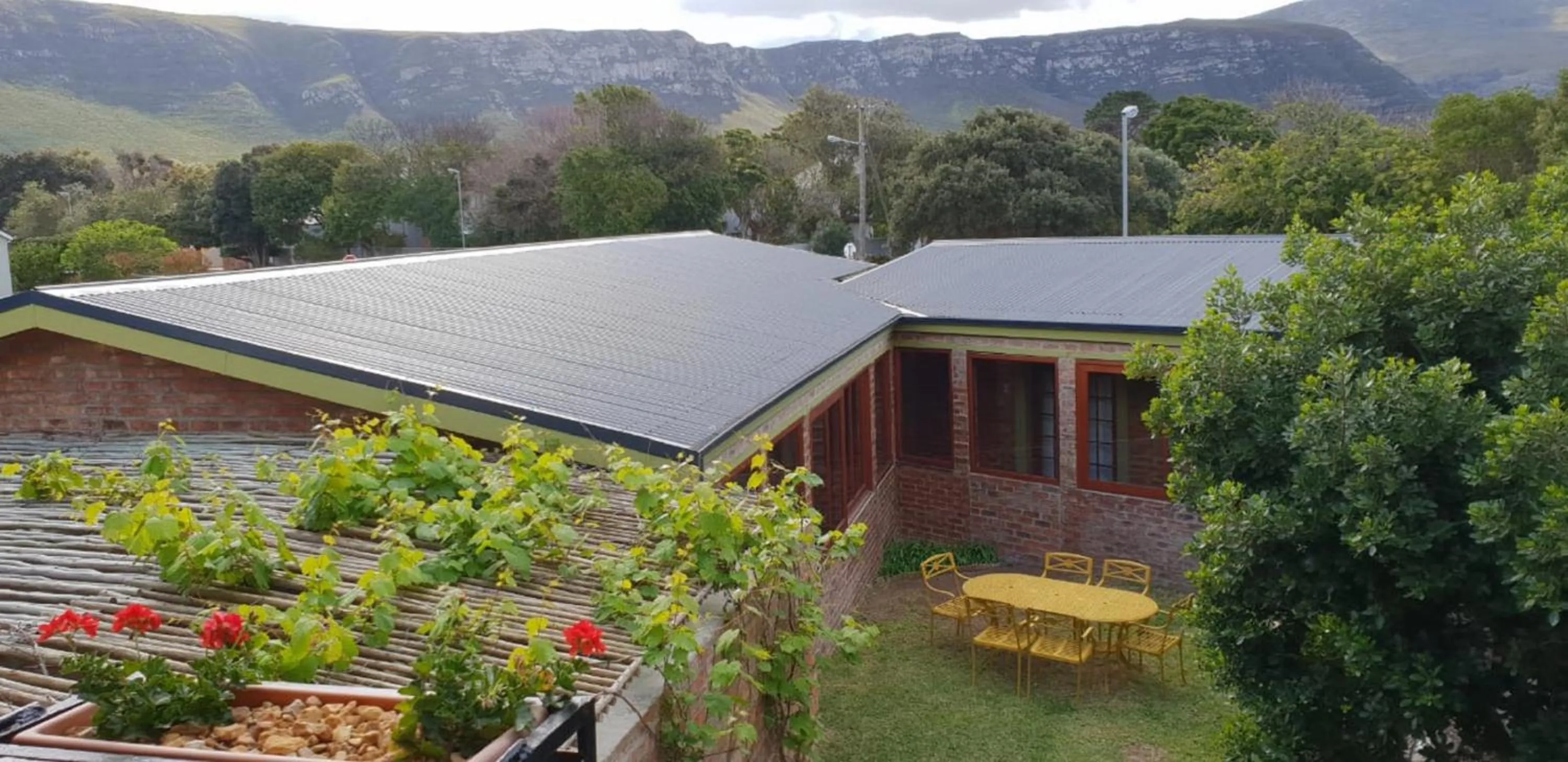 Property building in Port Del Mar Guesthouse