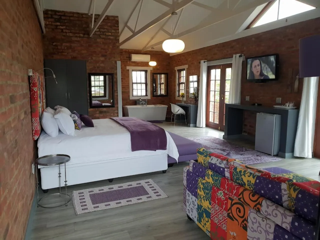 Photo of the whole room, Bed in Port Del Mar Guesthouse