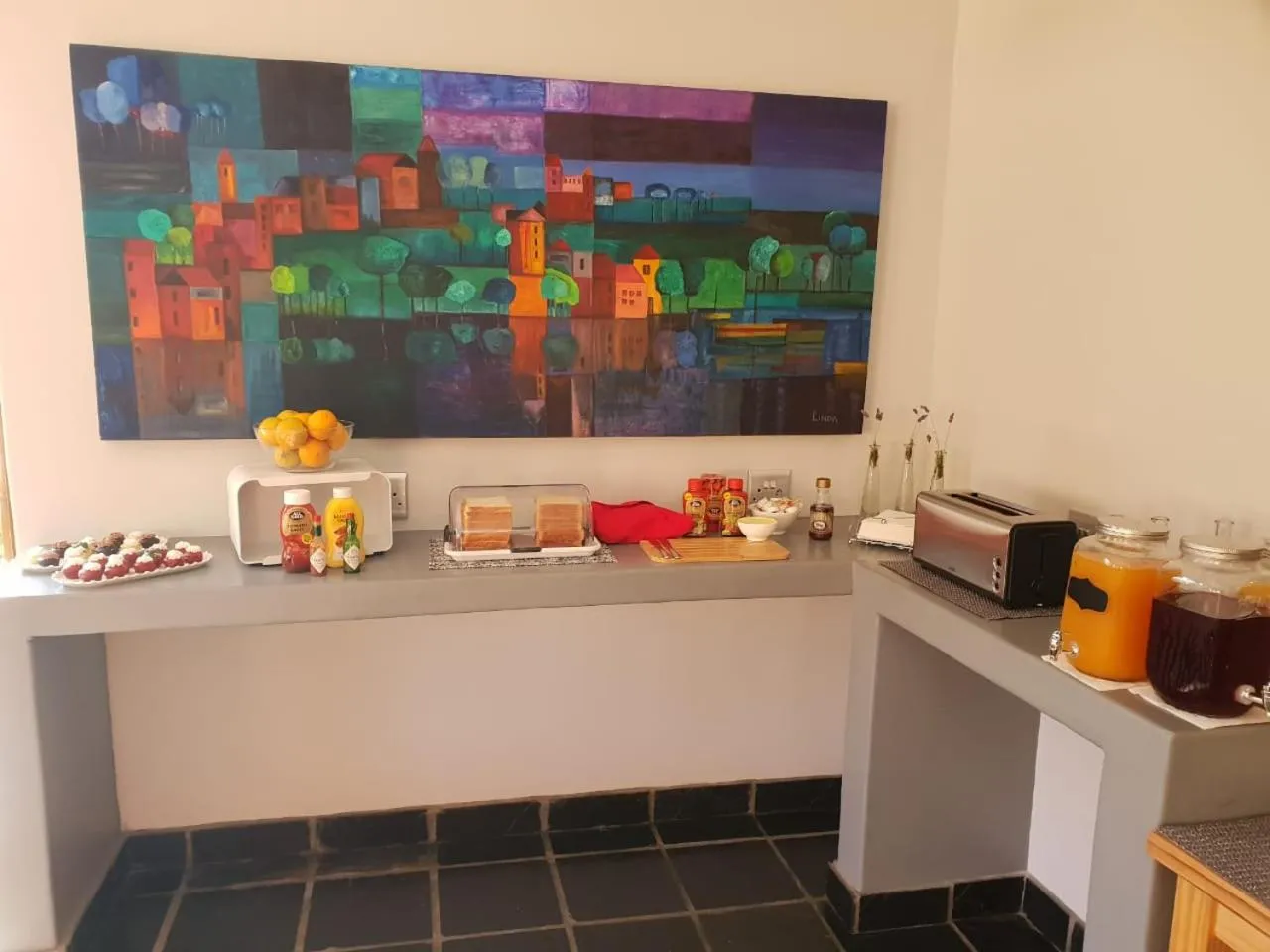 Breakfast in Port Del Mar Guesthouse