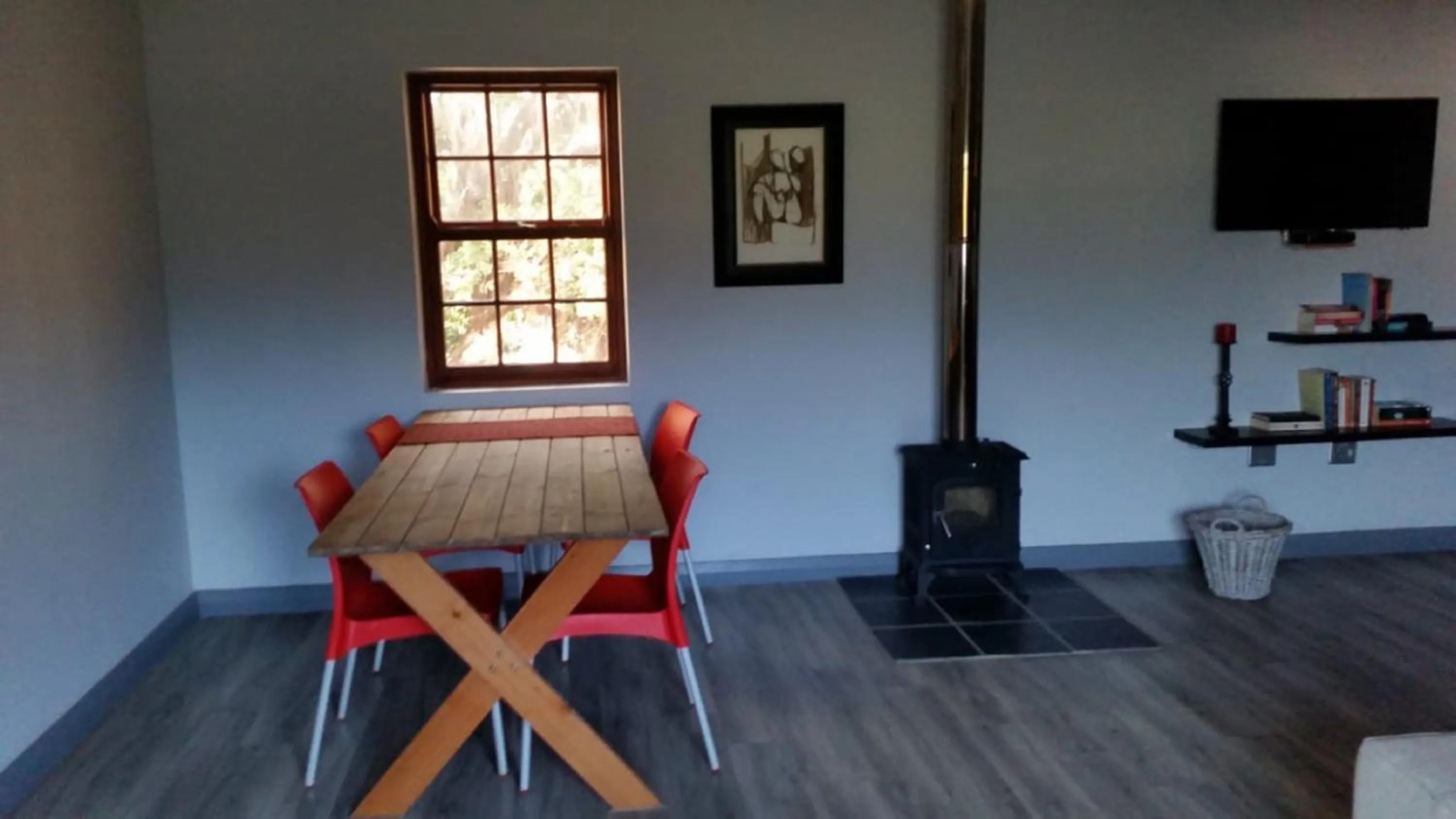 Dining area in Port Del Mar Guesthouse
