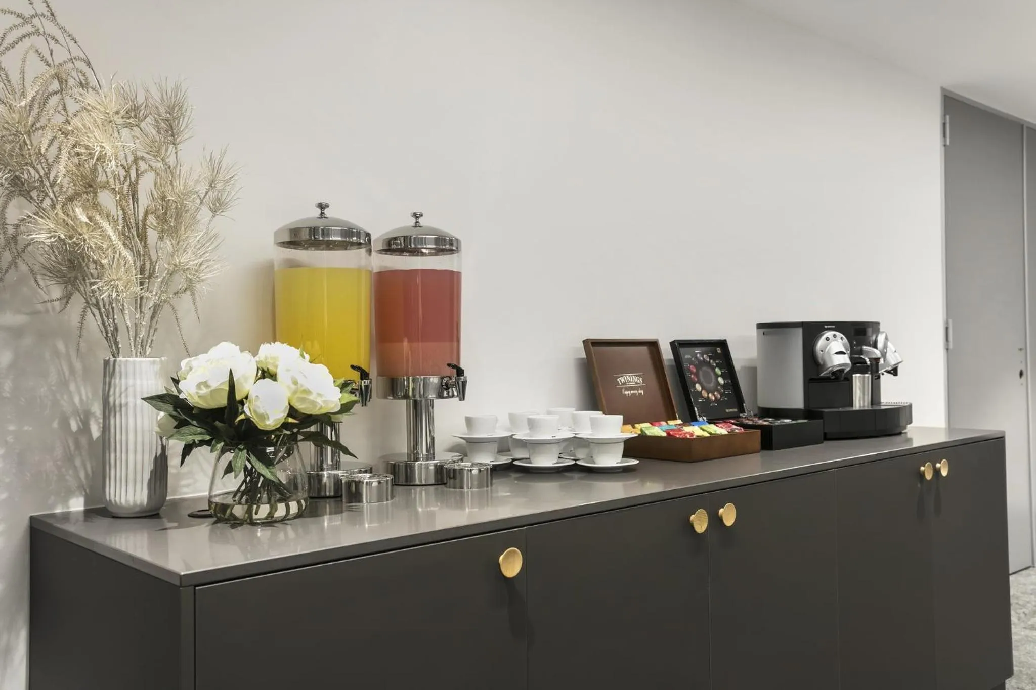 Coffee/tea facilities in Quest Canberra City Walk