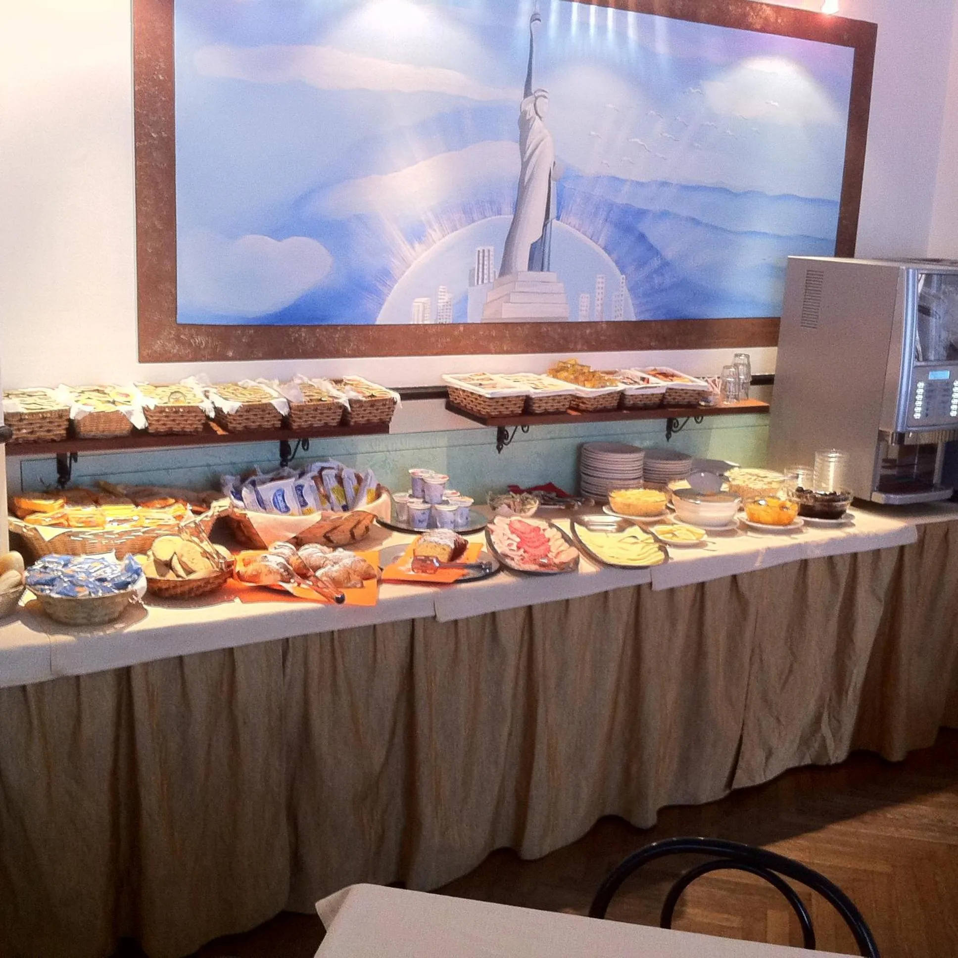 Food and drinks in Hotel Alfieri