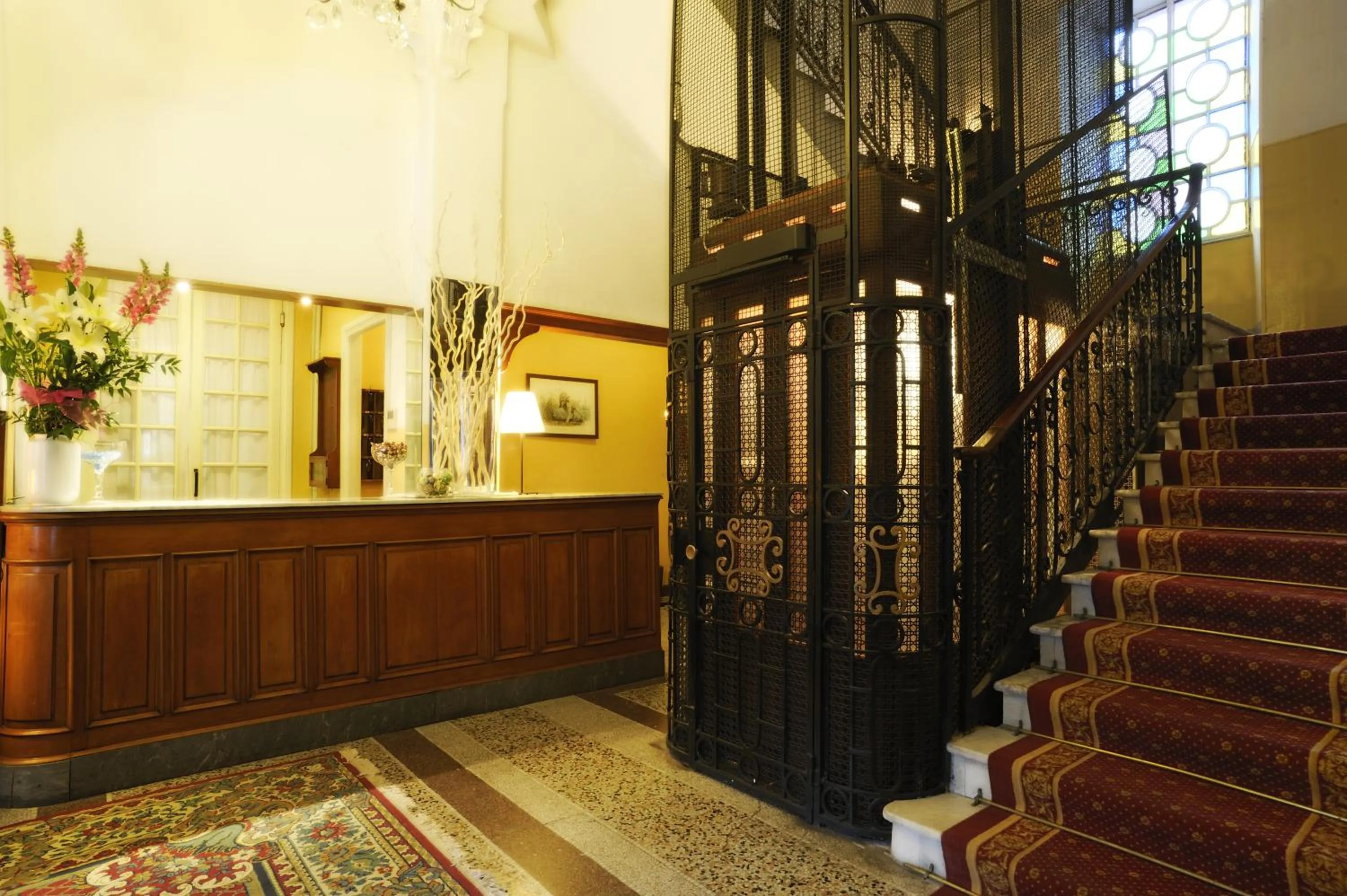 Lobby or reception in Hotel Alfieri