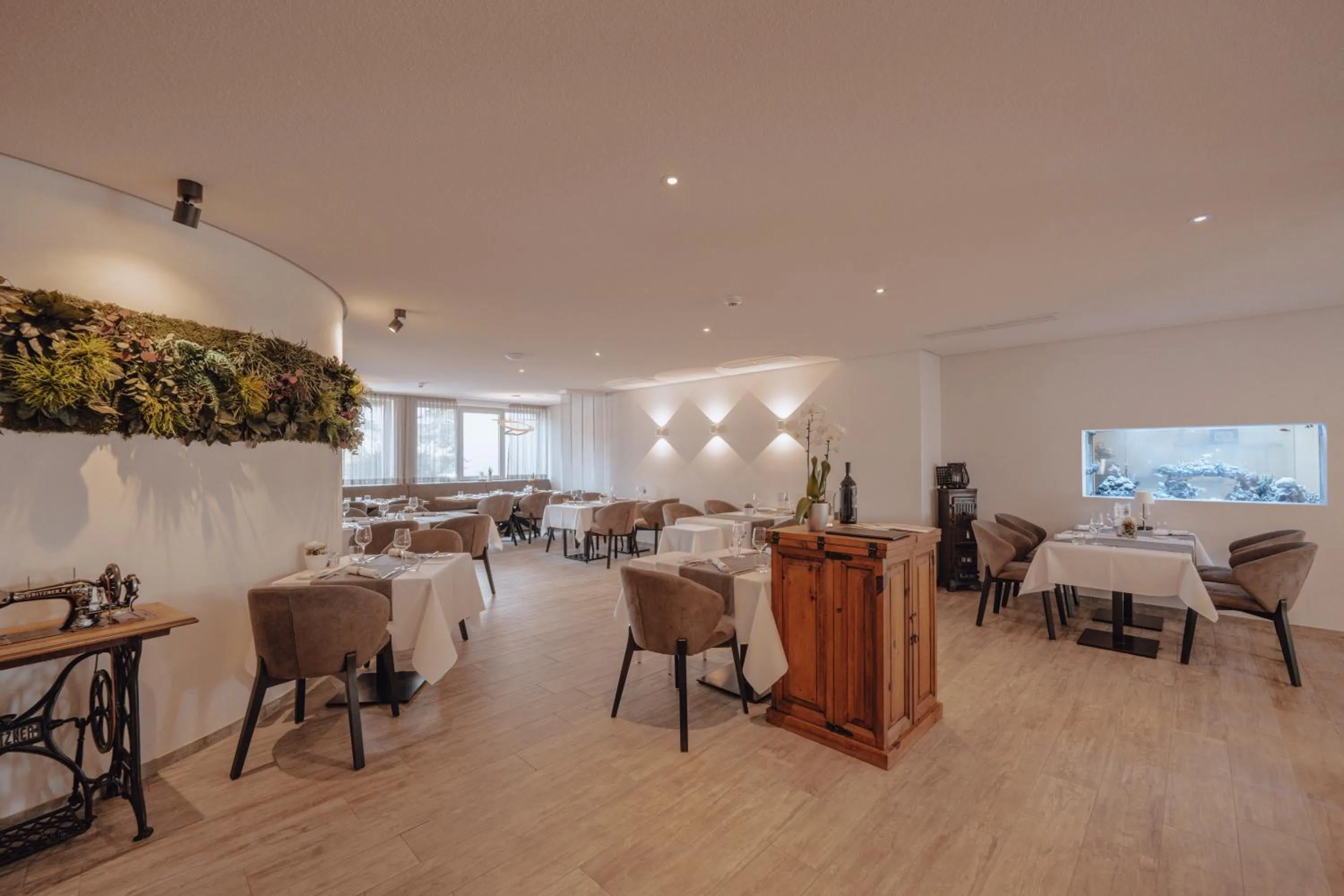 Restaurant/places to eat in Hotel-Restaurant Römerhof Superior