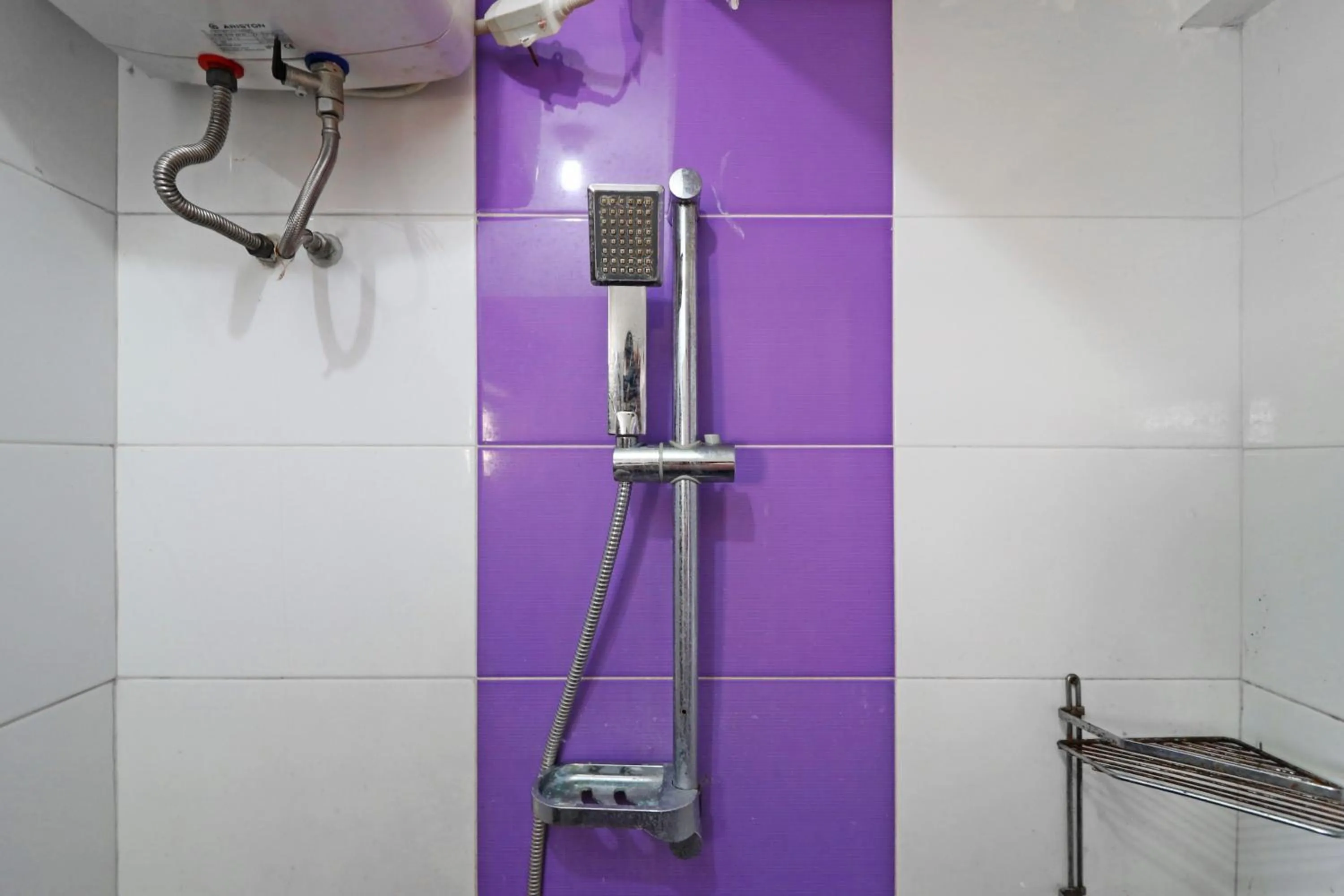 Bathroom in Inkubus Gateway Apartment Ahmad Yani by Ridwan