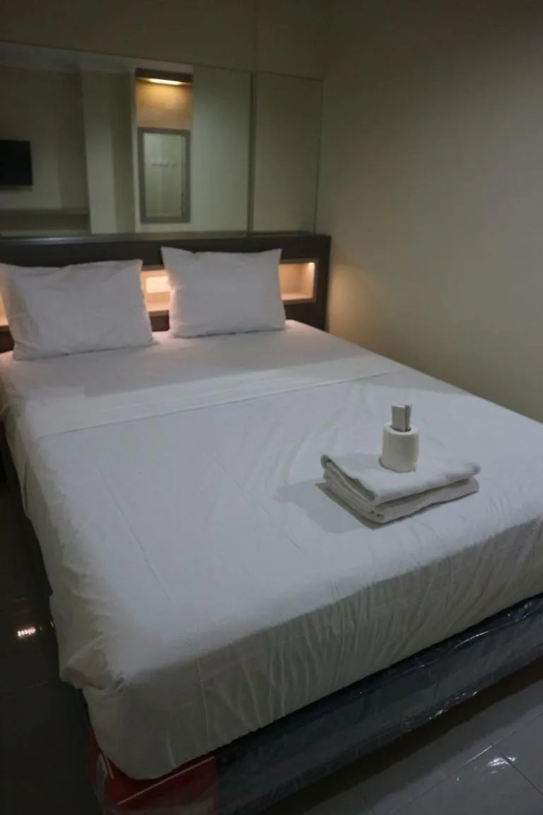 Bed in Ethan Hotel Cilincing Plaza