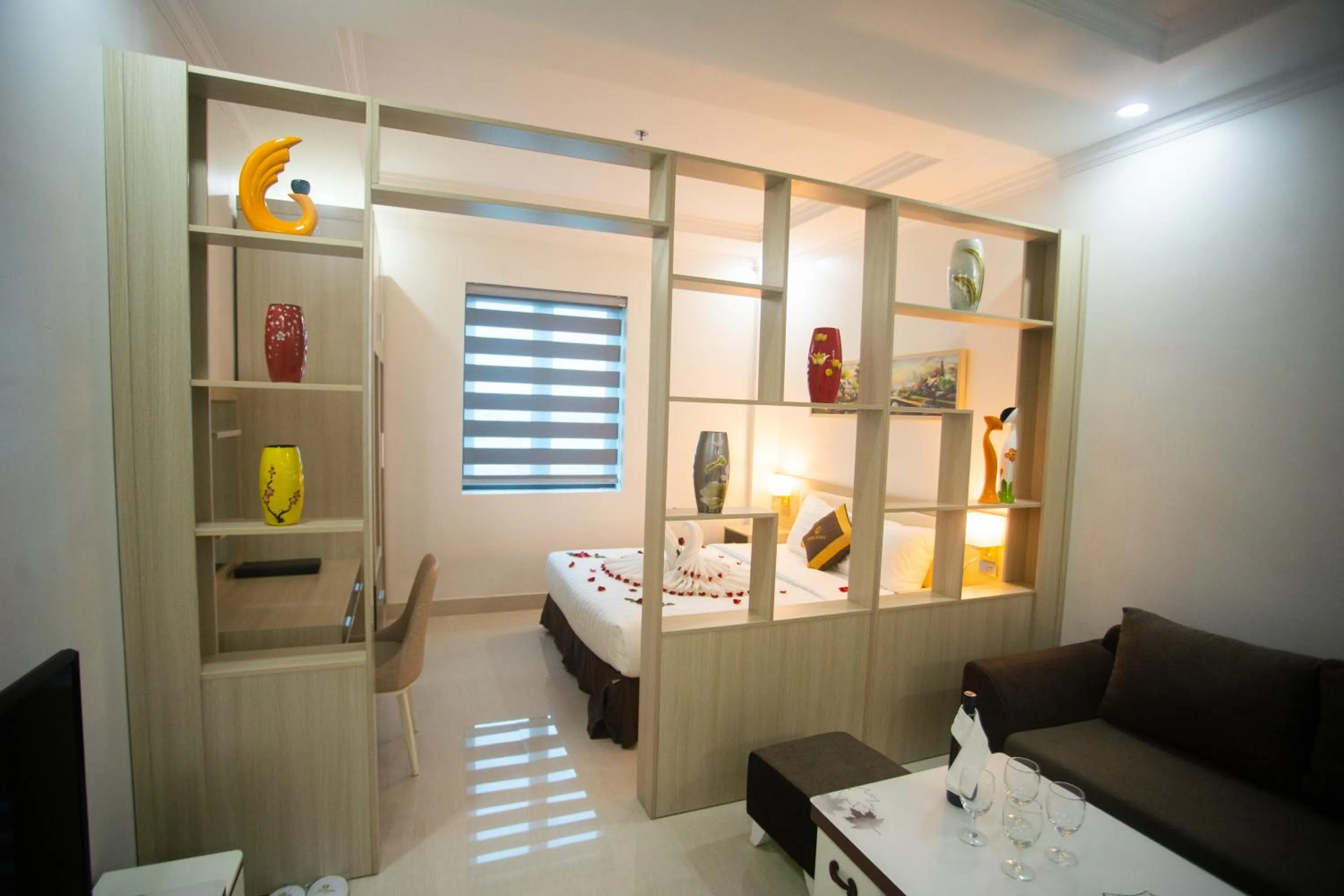 Bed in Canh Hung Palace