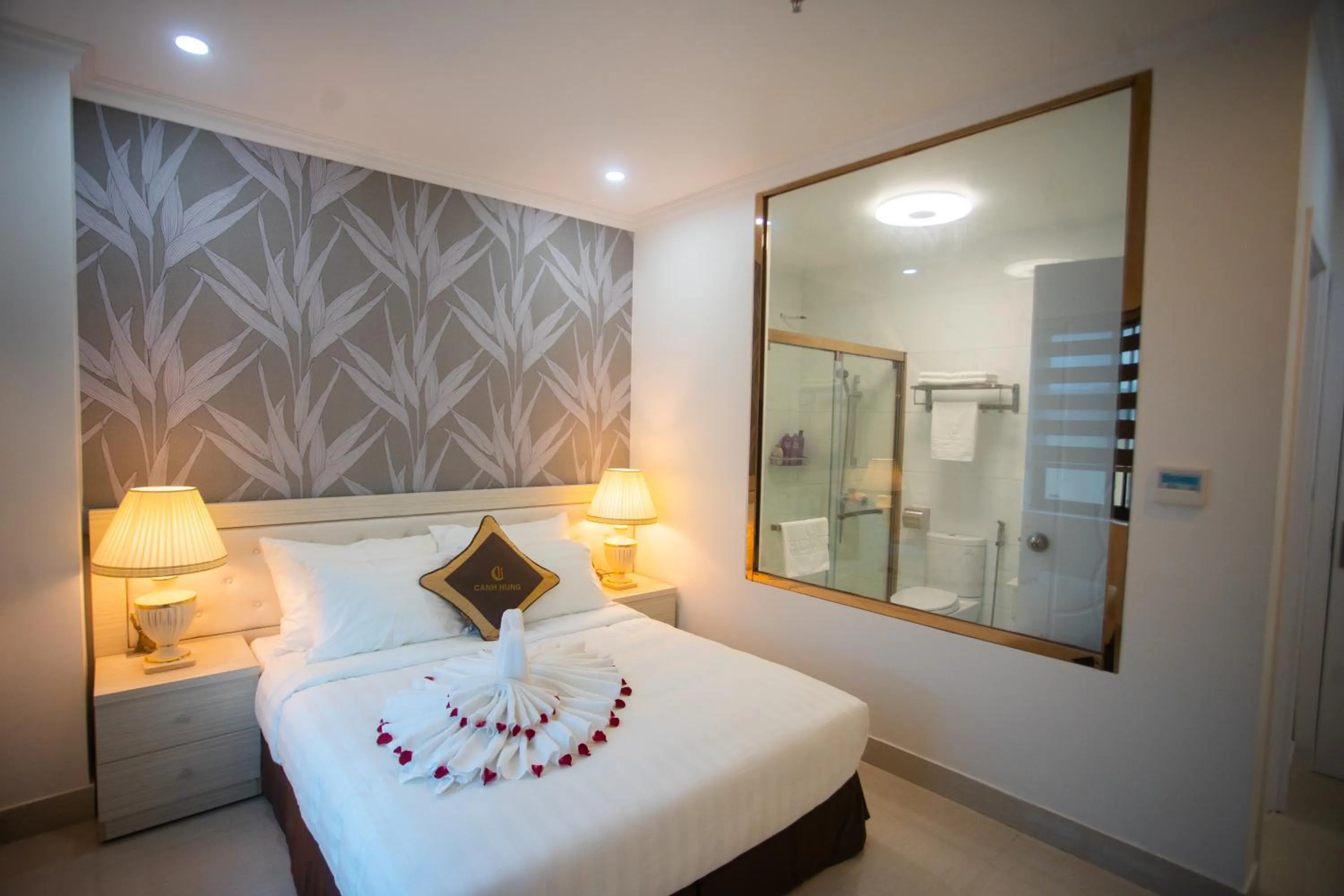 Bed in Canh Hung Palace