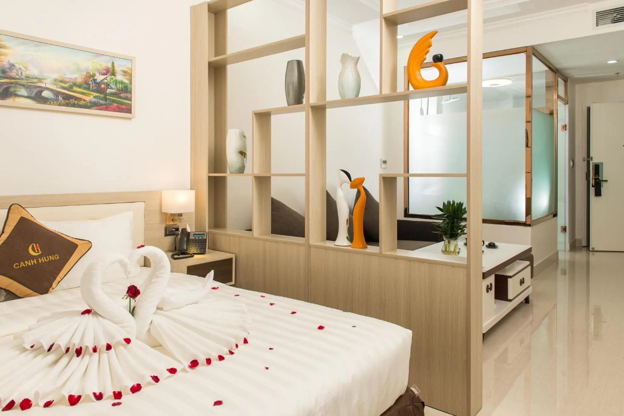 Bed in Canh Hung Palace