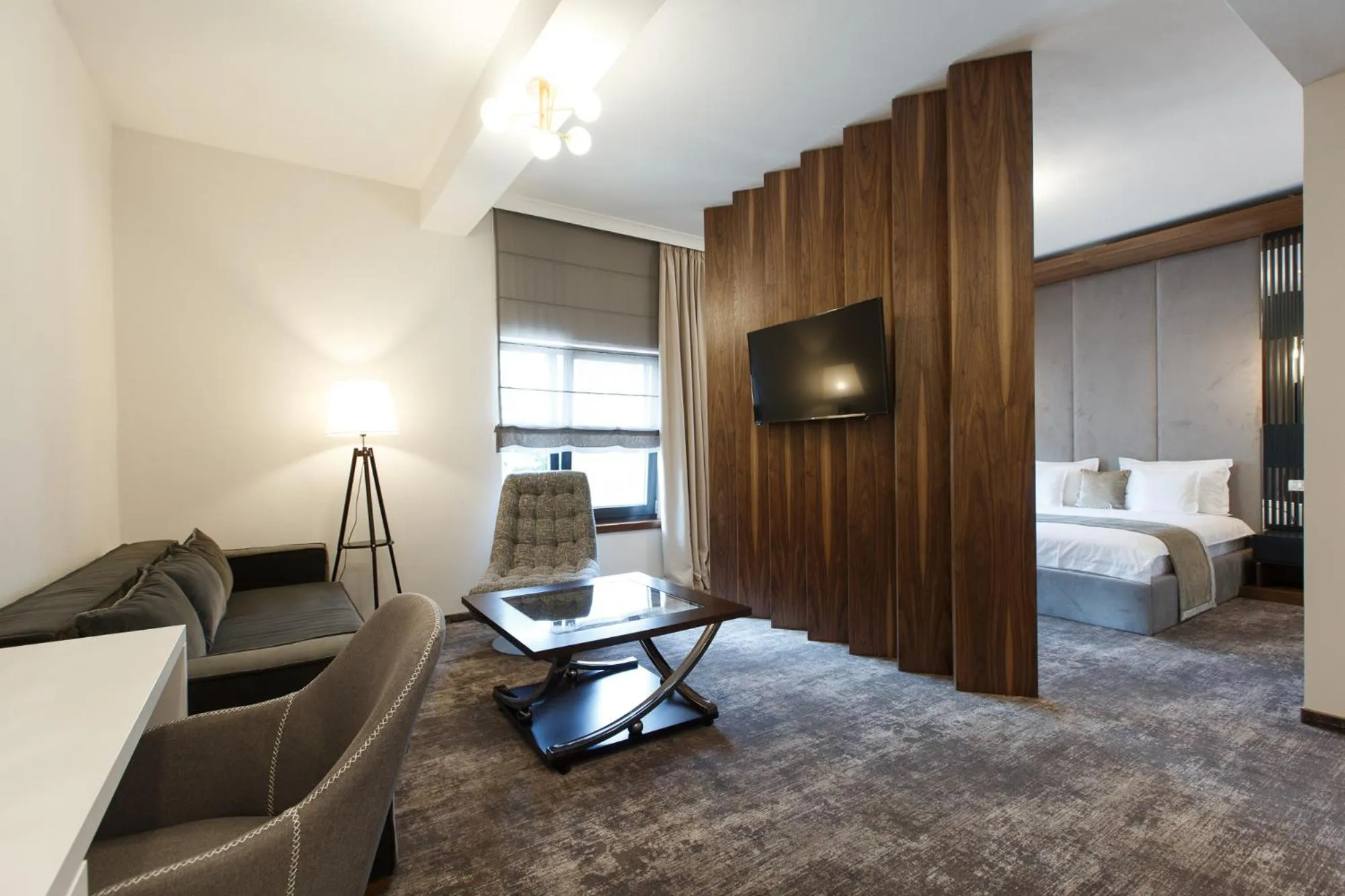 Photo of the whole room, Bed in Element