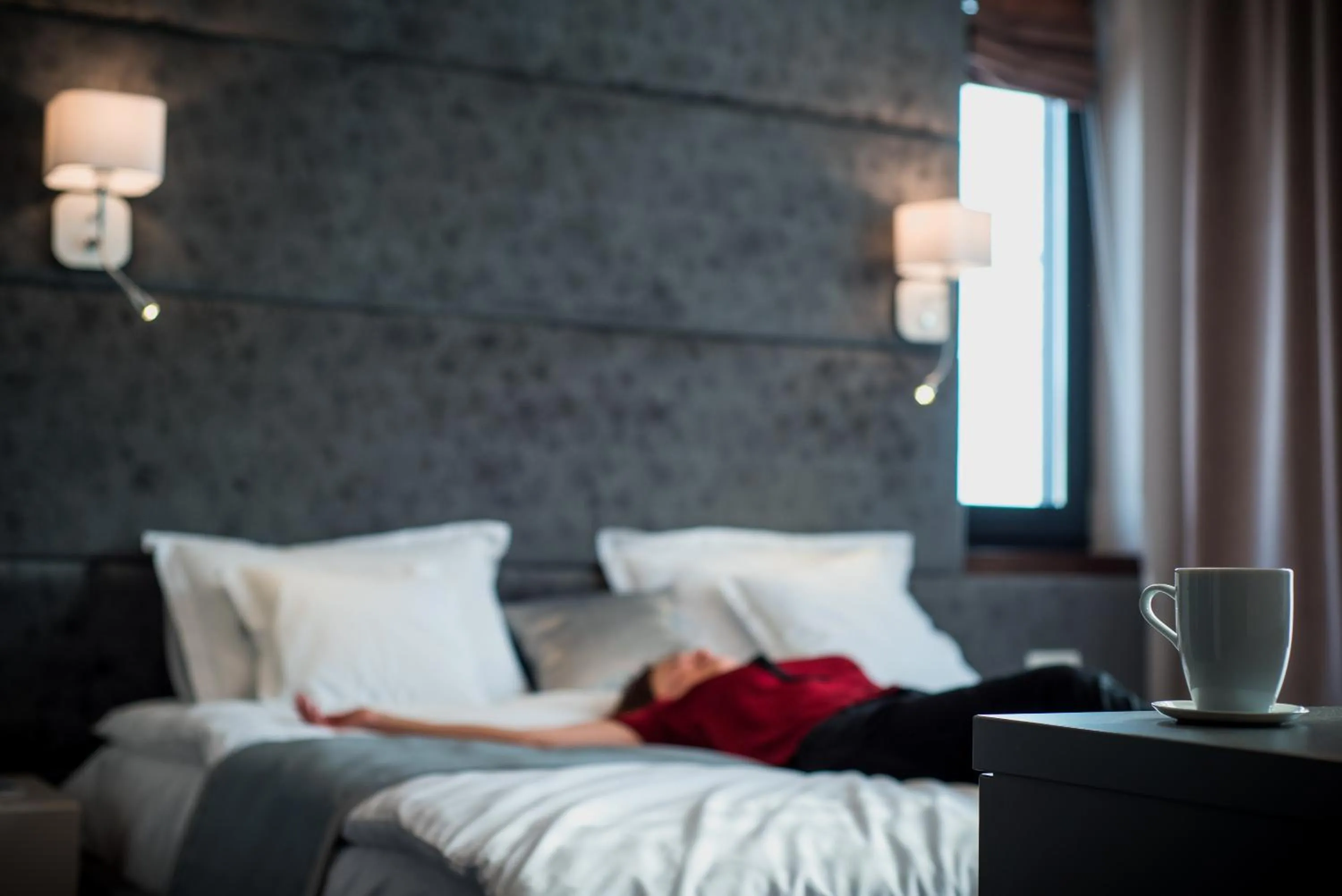 Photo of the whole room, Bed in Element