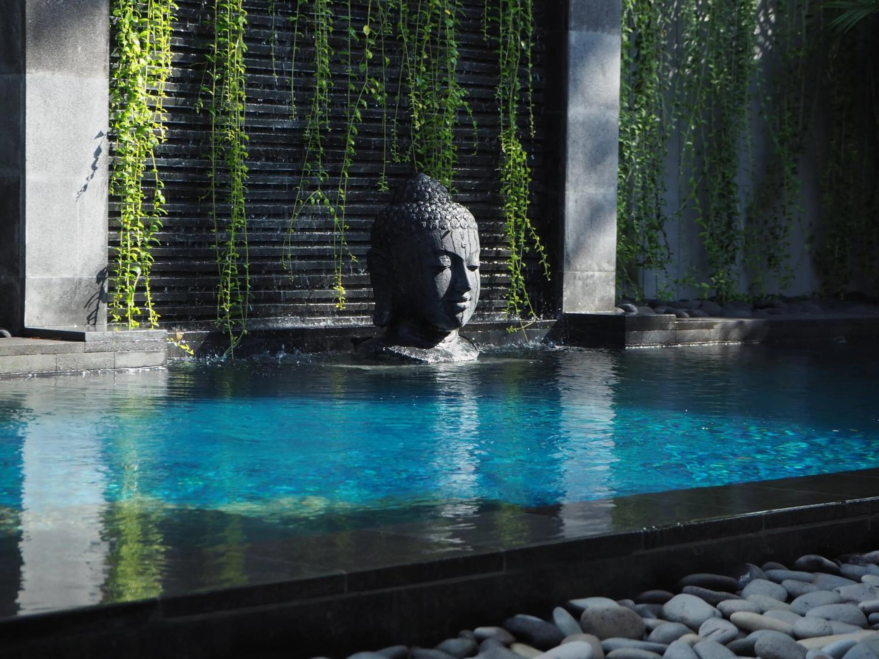 Swimming pool in Pronoia Beach Resort