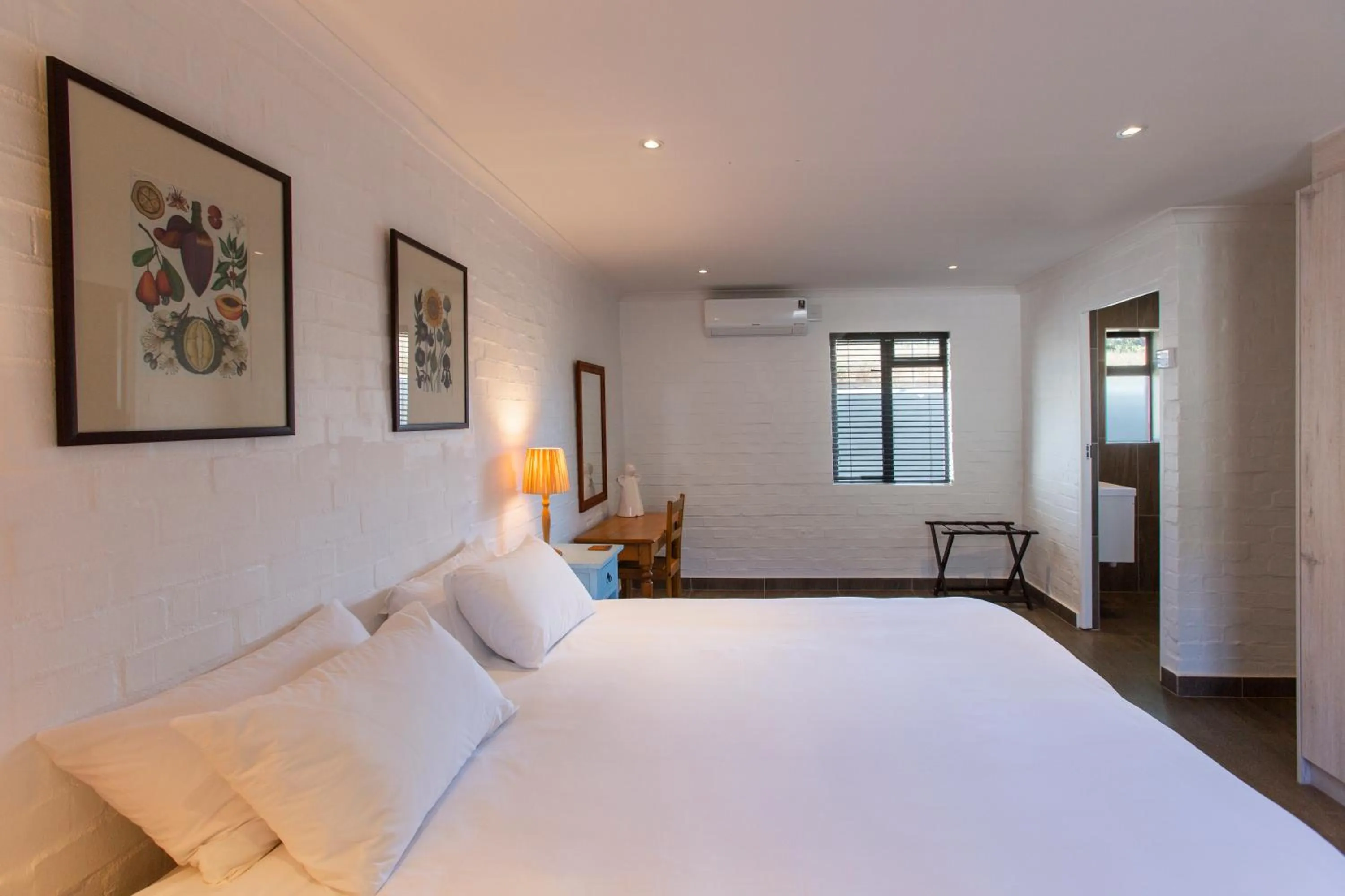 Bedroom, Bed in Mont Angelis