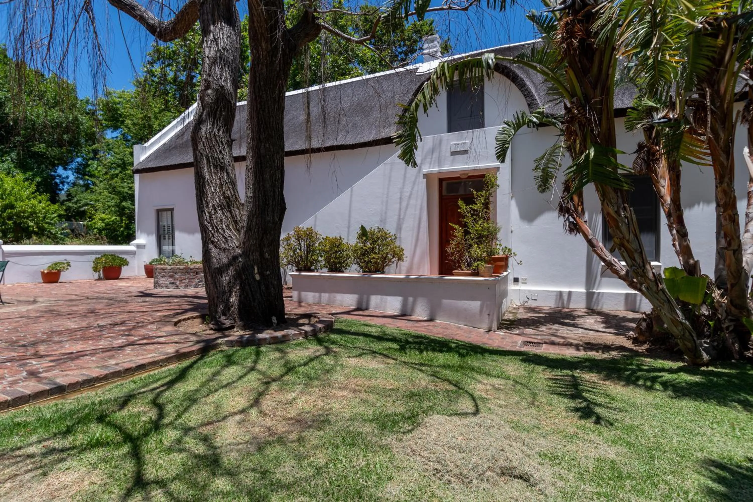 Property building in Mont Angelis