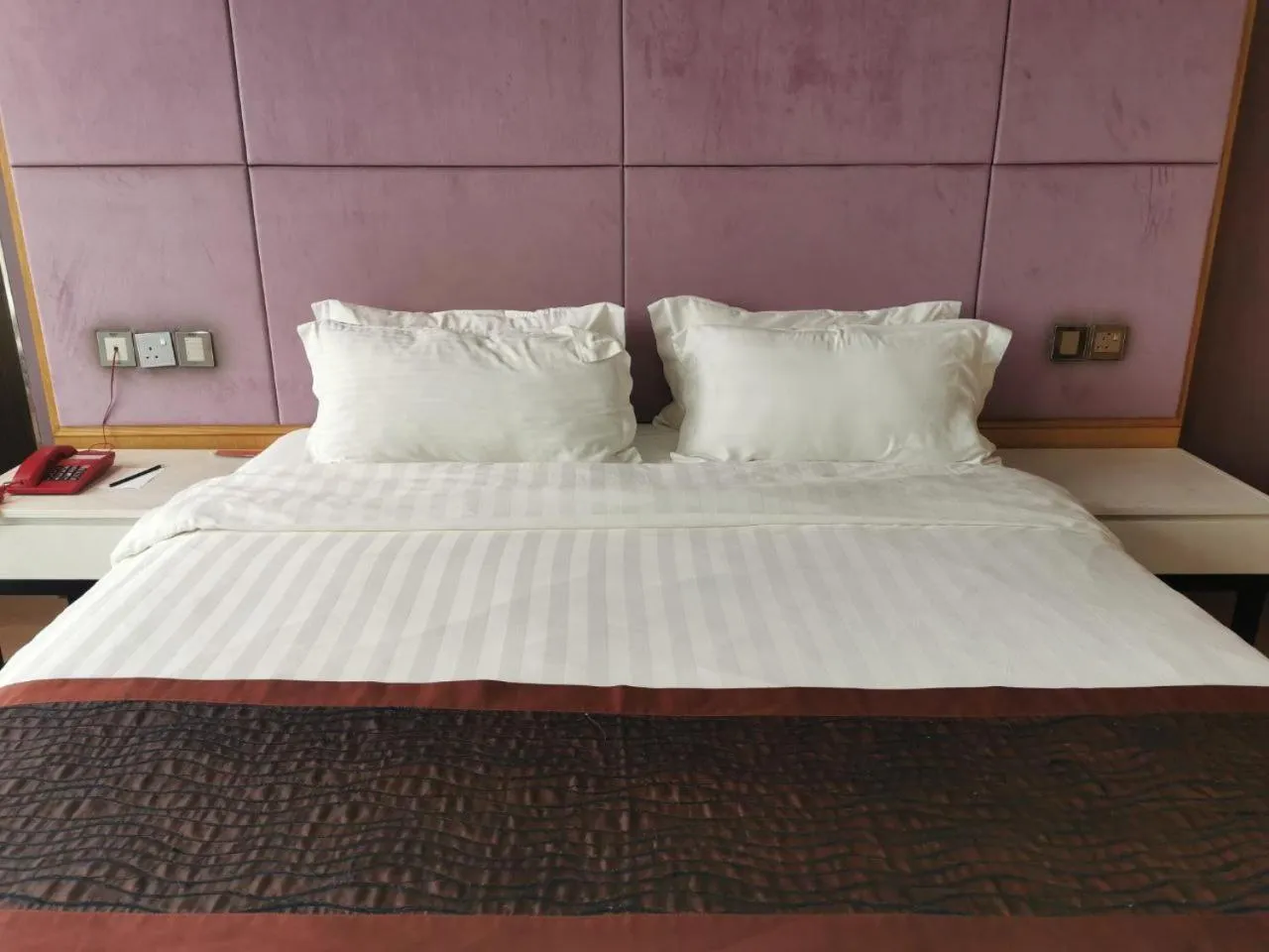 Bed in Meritz Hotel