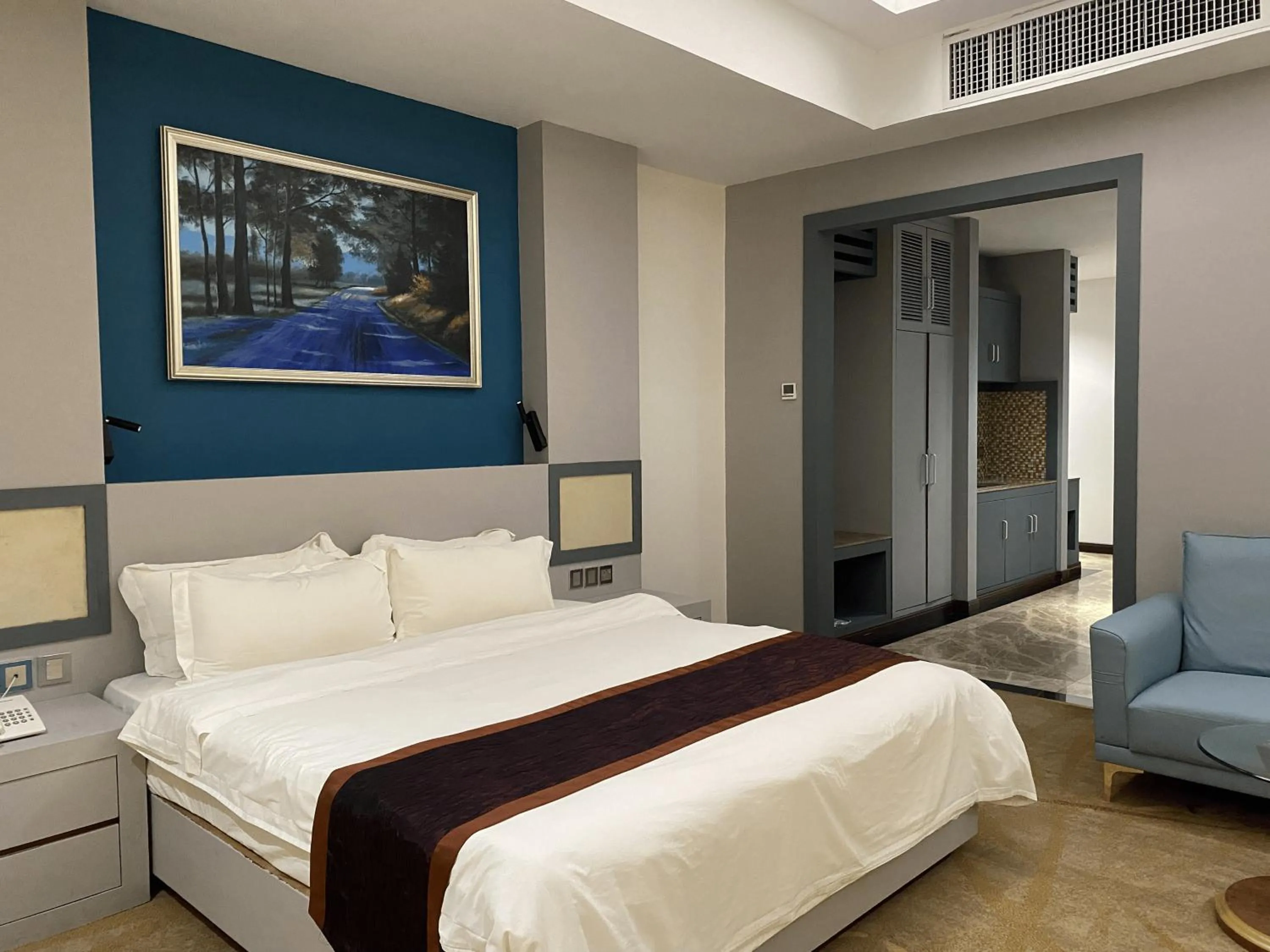 Bedroom, Bed in Meritz Hotel