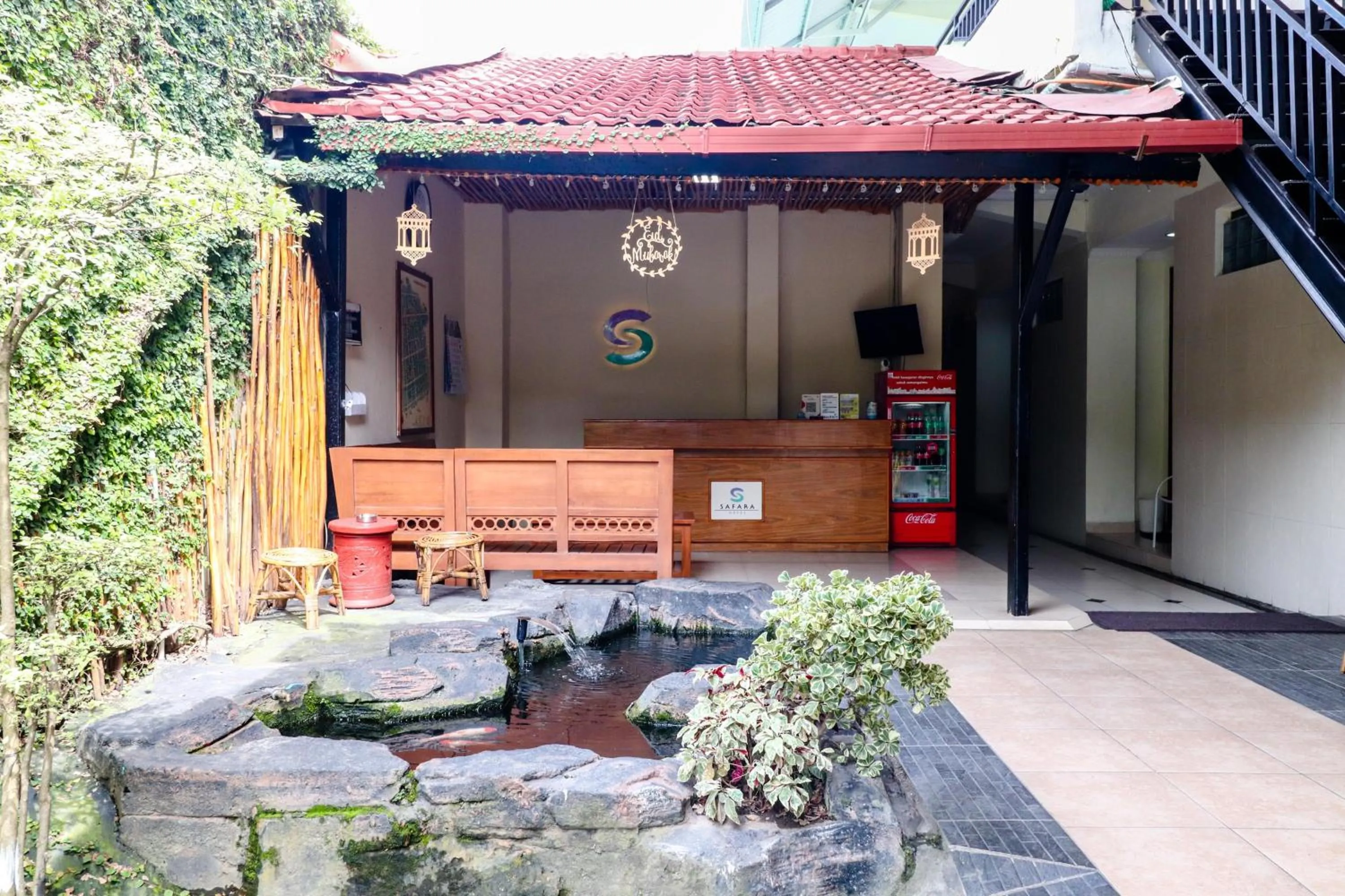Lobby or reception in Hotel Safara Yogyakarta