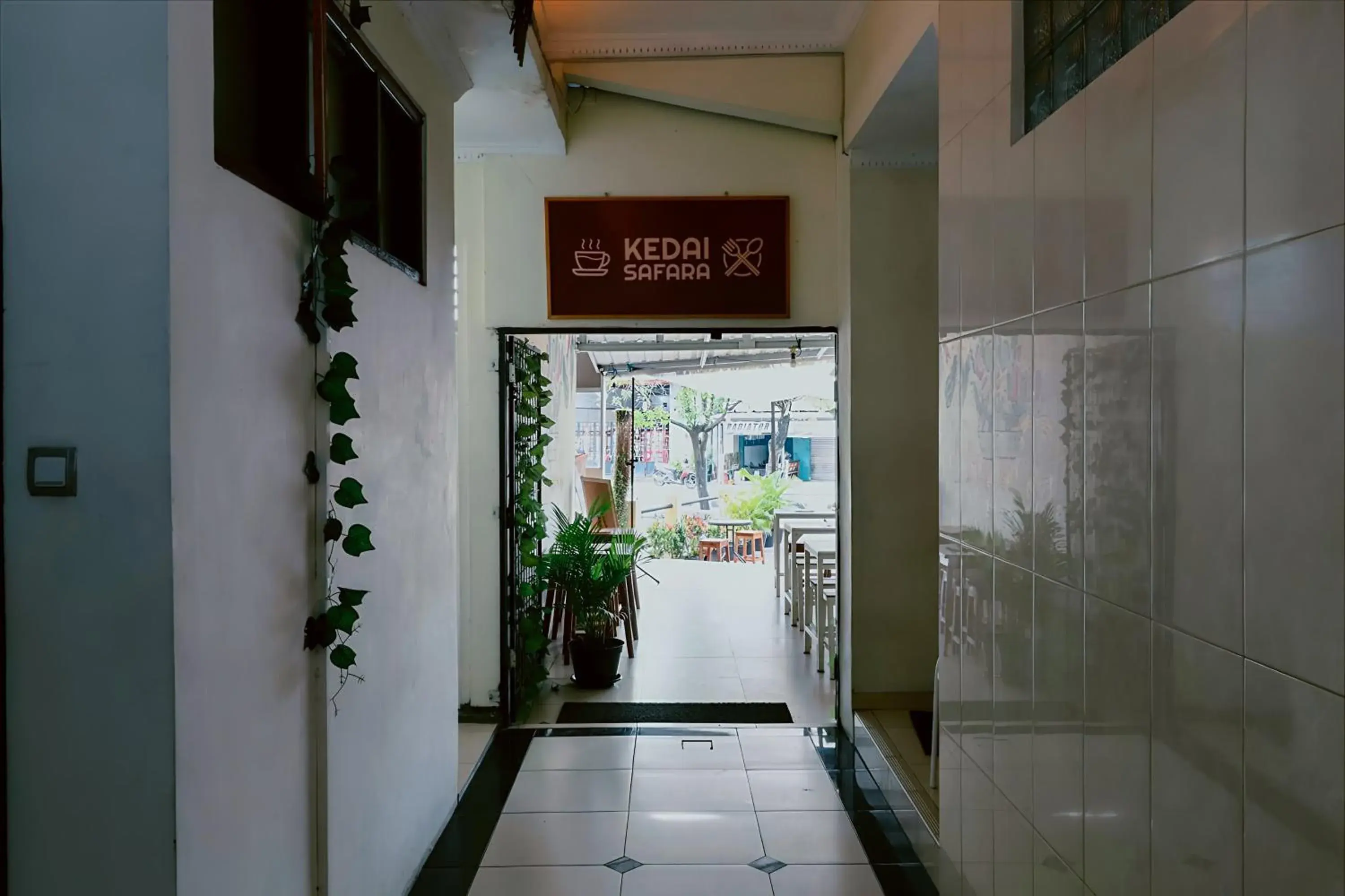 Restaurant/places to eat in Hotel Safara Yogyakarta Restaurant/places to eat in Hotel Safara Yogyakarta