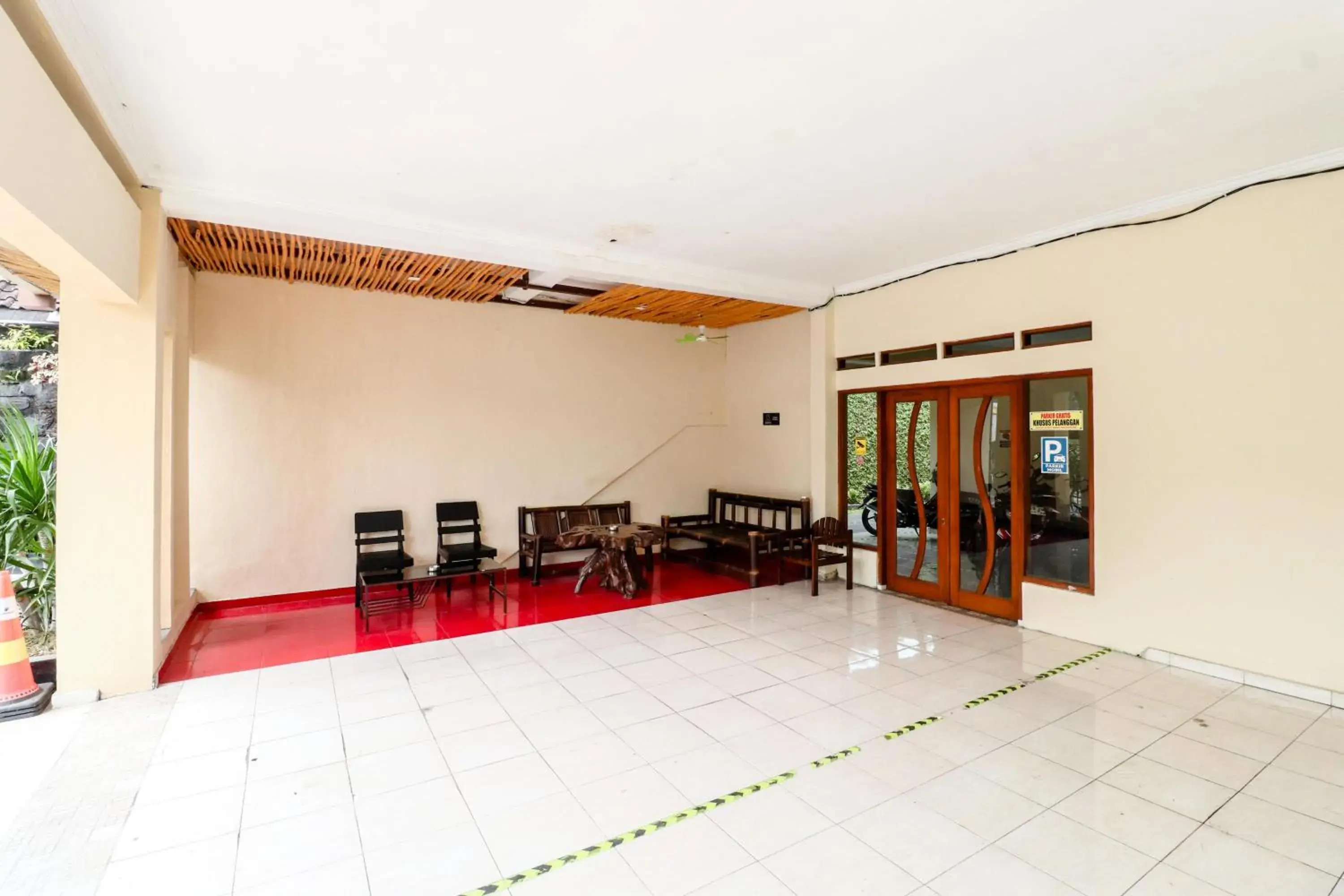 Property building in Hotel Safara Yogyakarta Property building in Hotel Safara Yogyakarta