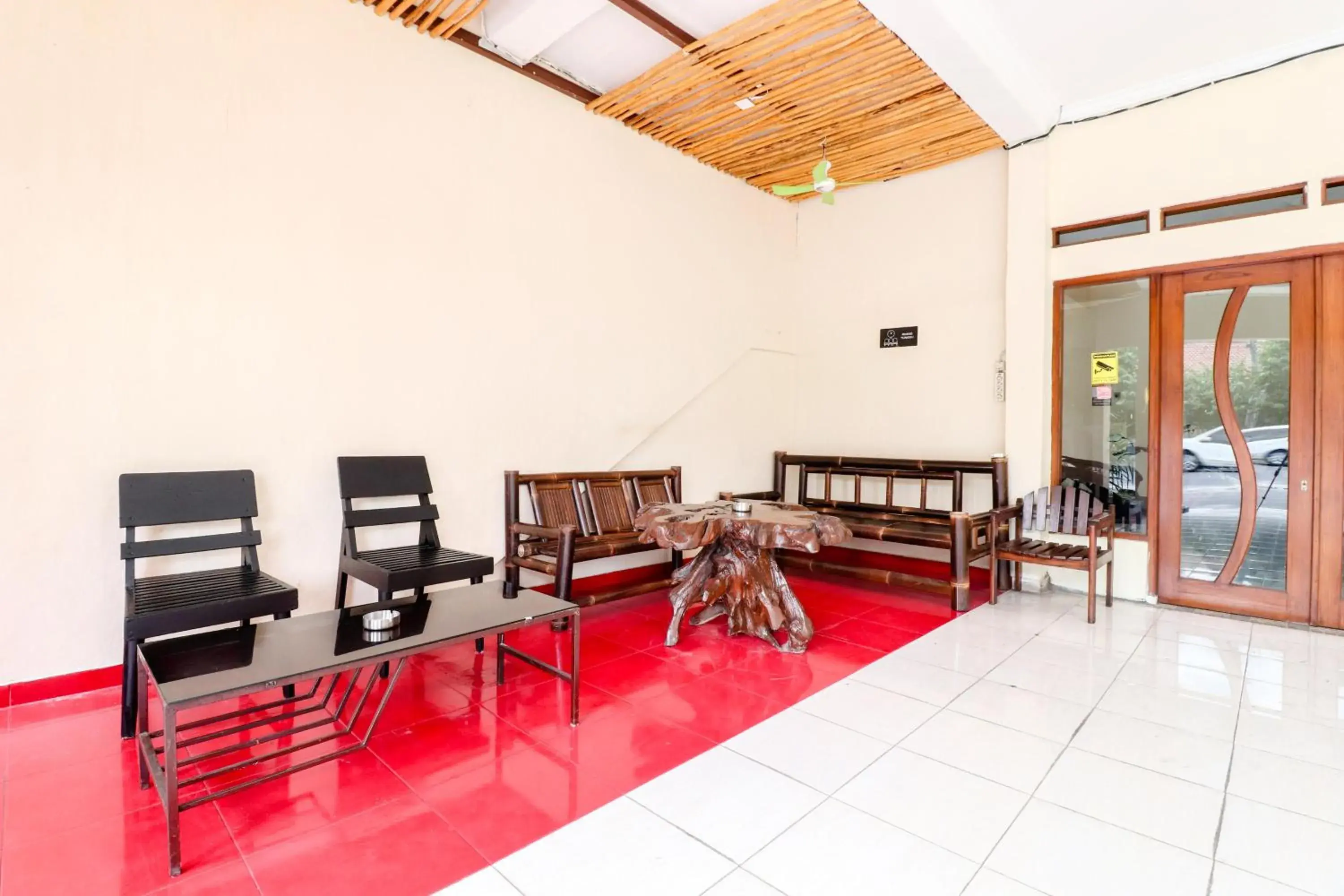 Property building in Hotel Safara Yogyakarta Property building in Hotel Safara Yogyakarta