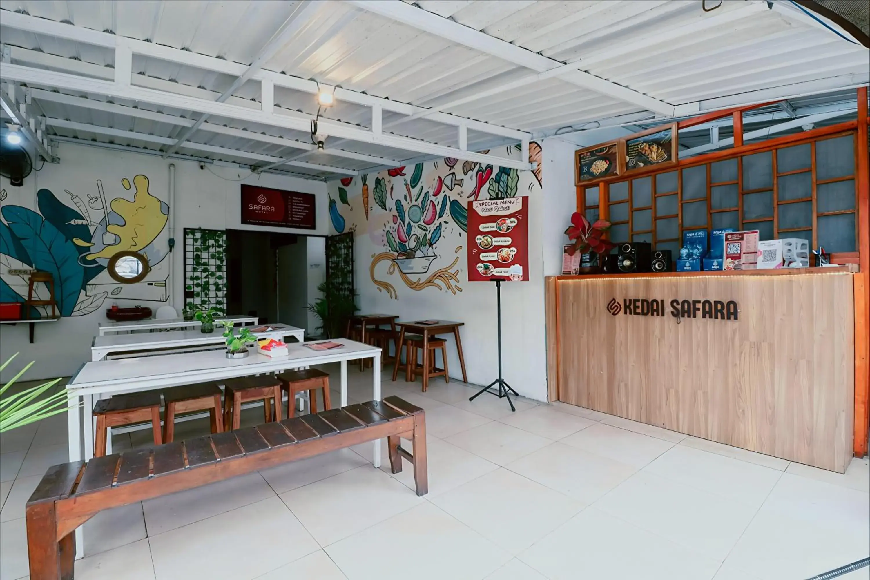 Restaurant/places to eat in Hotel Safara Yogyakarta Restaurant/places to eat in Hotel Safara Yogyakarta