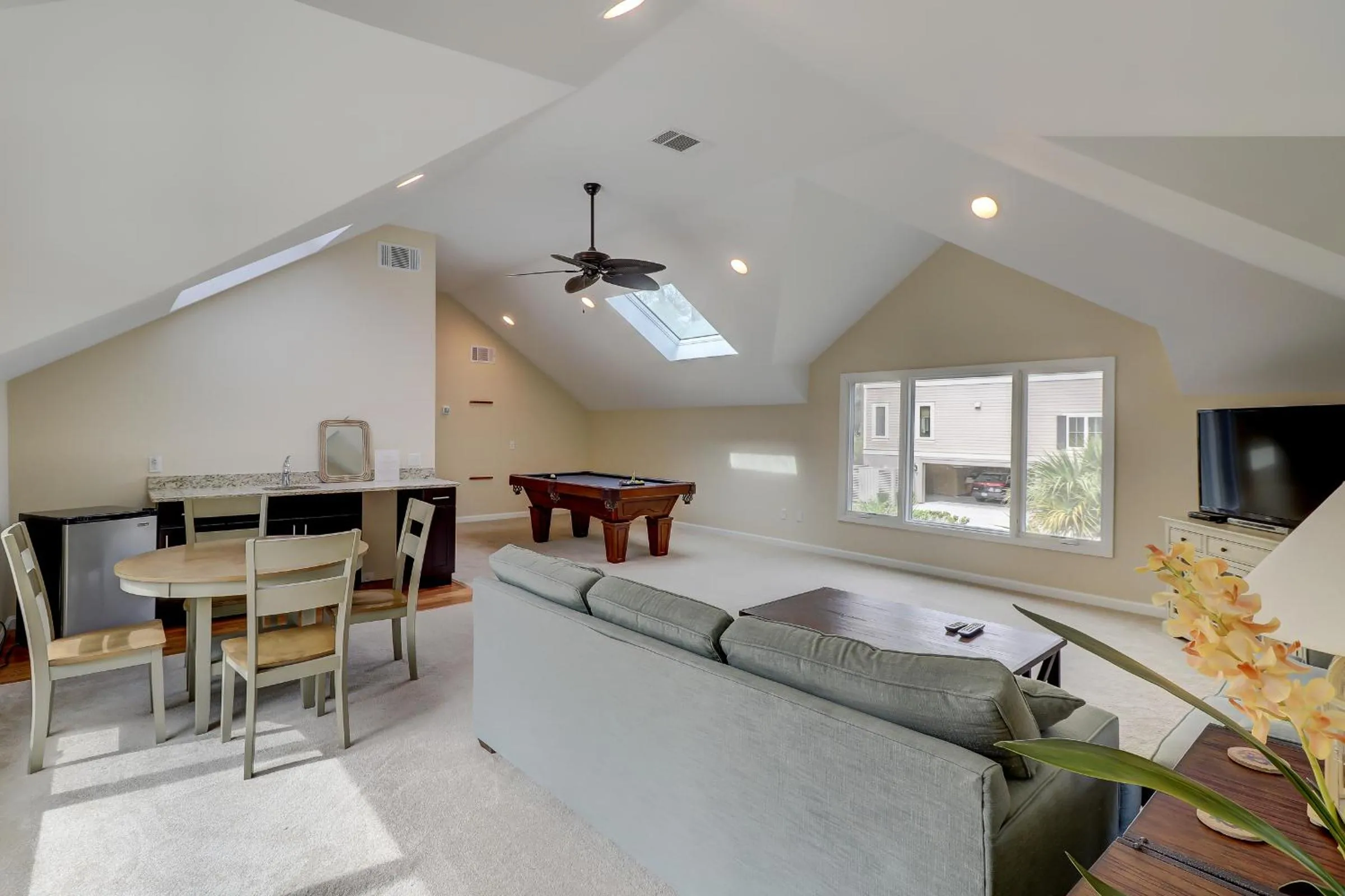 Updated beach home Private pool Sleeps 12 4 BR 4 BA Bikes & Beach Gear included