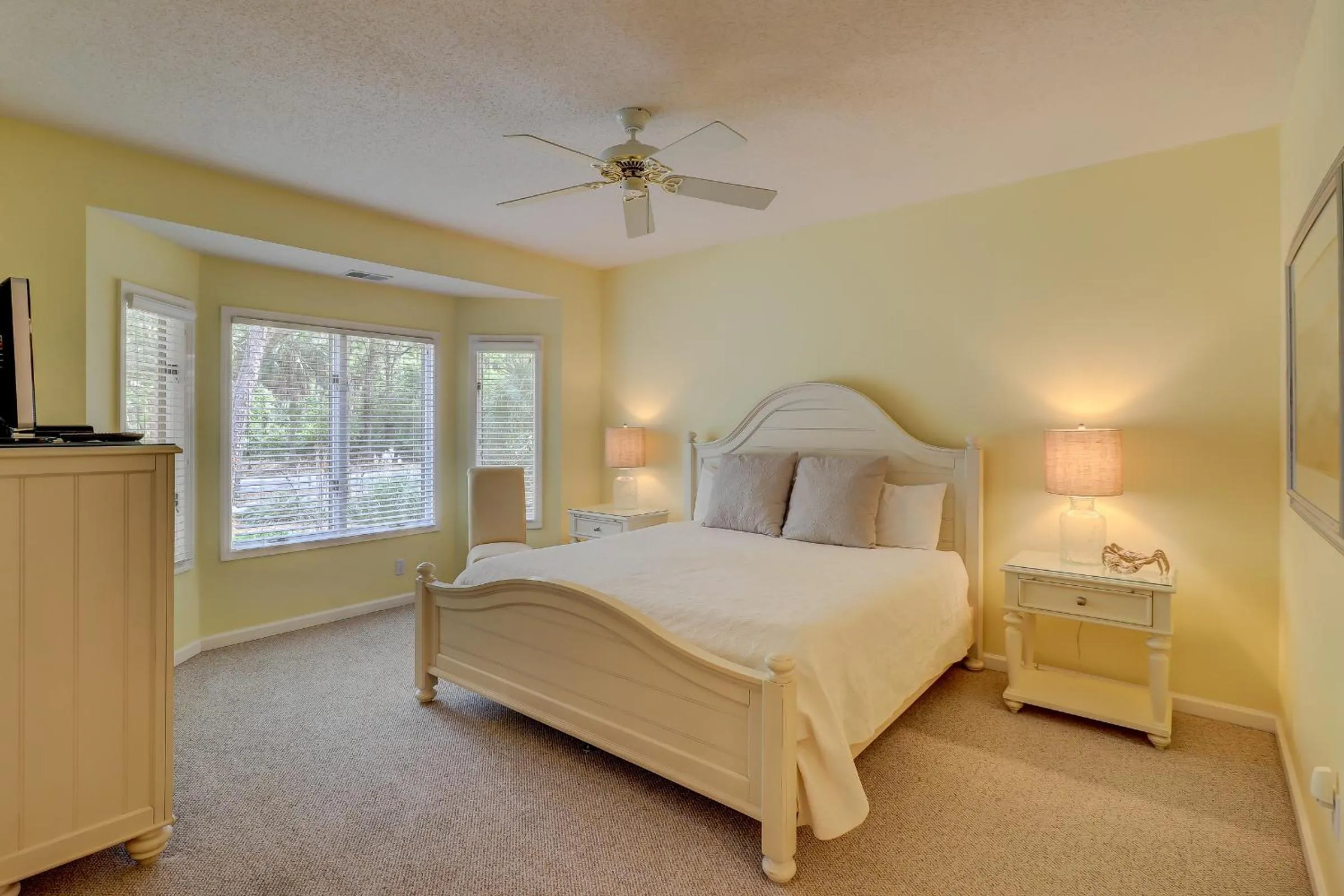 Bed in Updated beach home Private pool Sleeps 12 4 BR 4 BA Bikes & Beach Gear included