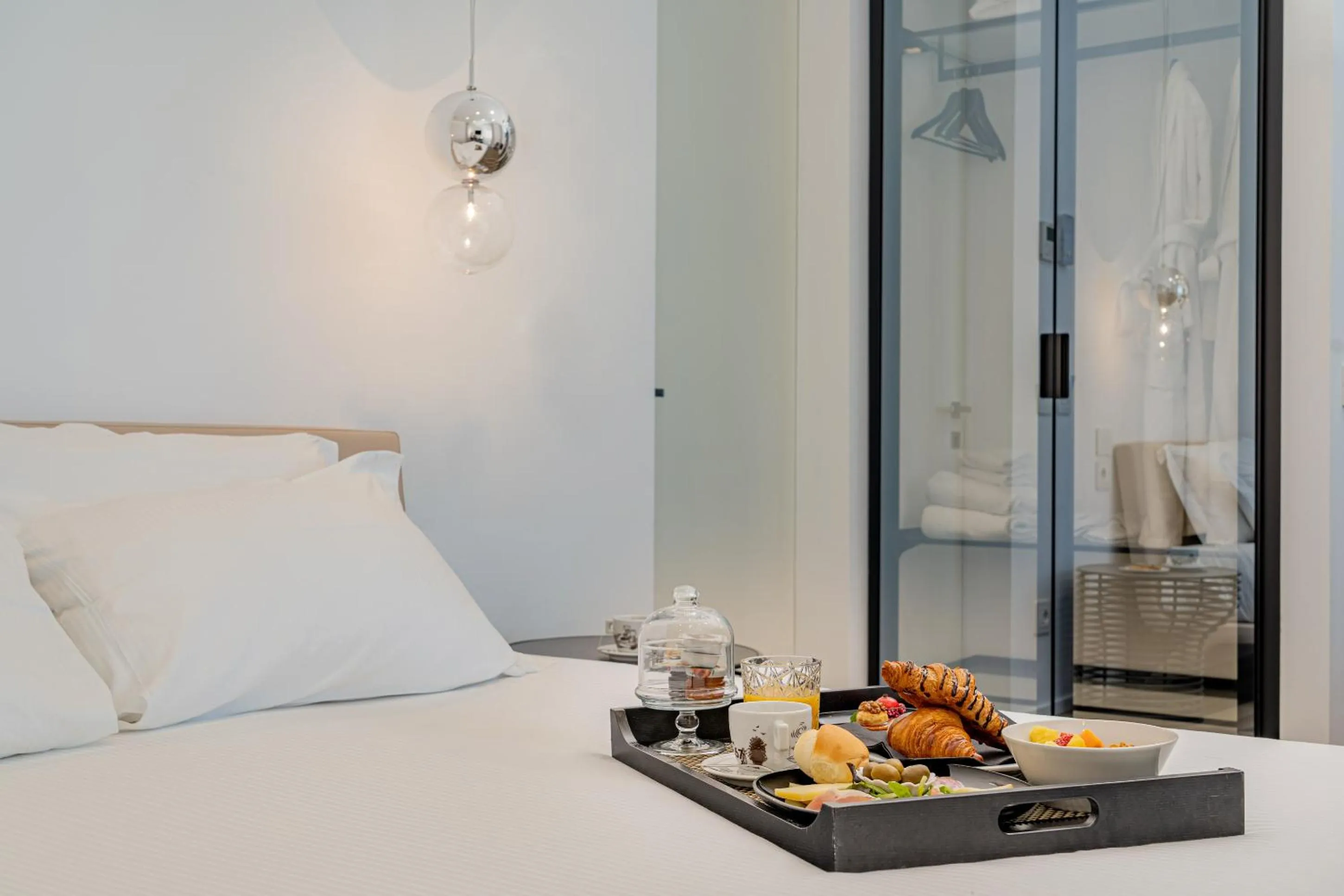 Breakfast, Bed in HOTIDAY Olbia Wallure