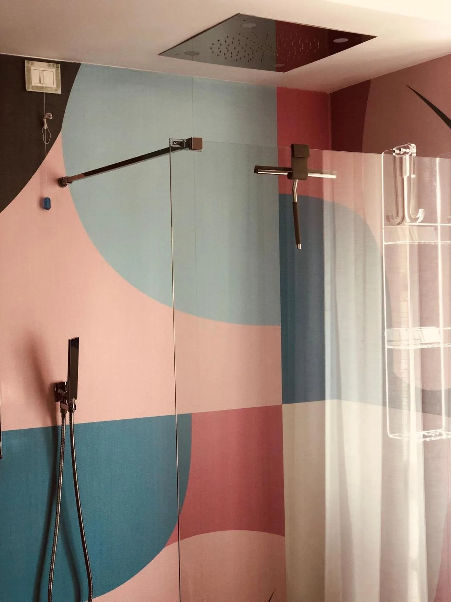 Shower in HOTIDAY Olbia Wallure