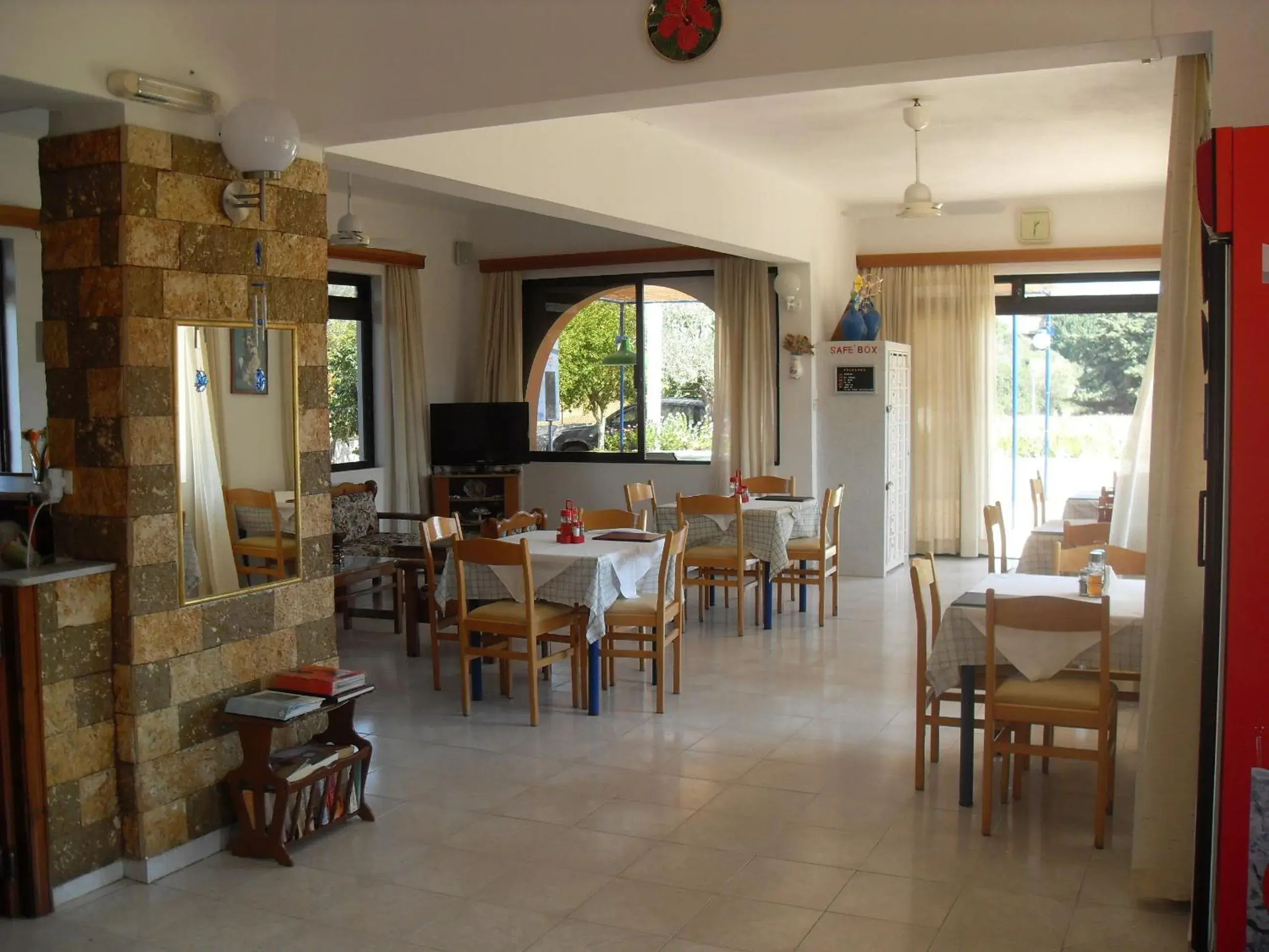 Restaurant/places to eat in Vera Studios Restaurant/places to eat in Vera Studios