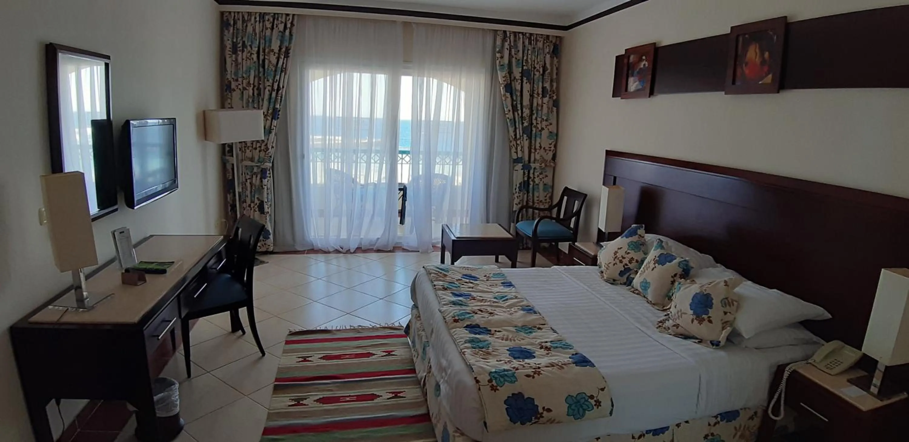 Photo of the whole room, Bed in Concorde Moreen Beach Resort
