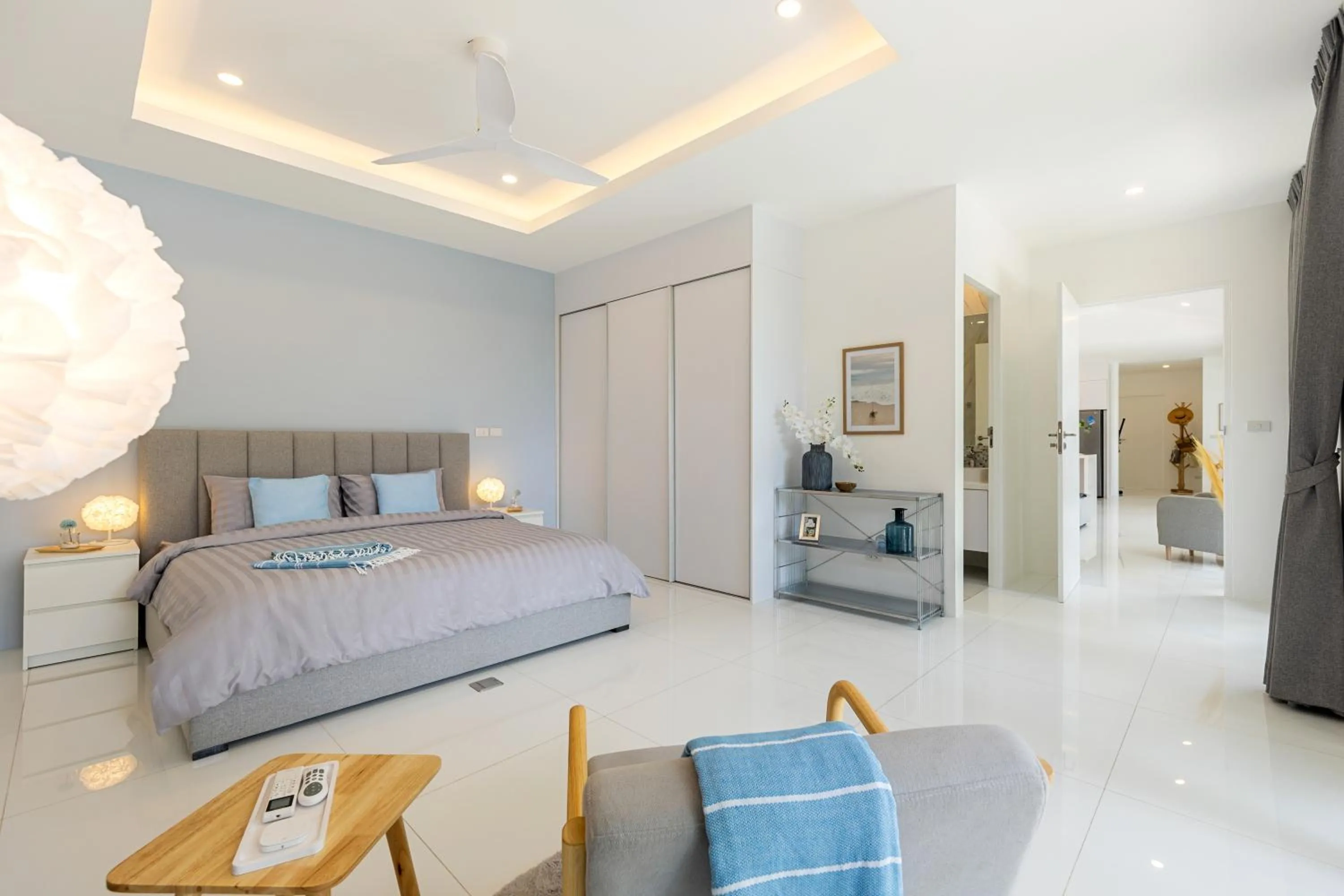 Villa White Orchid