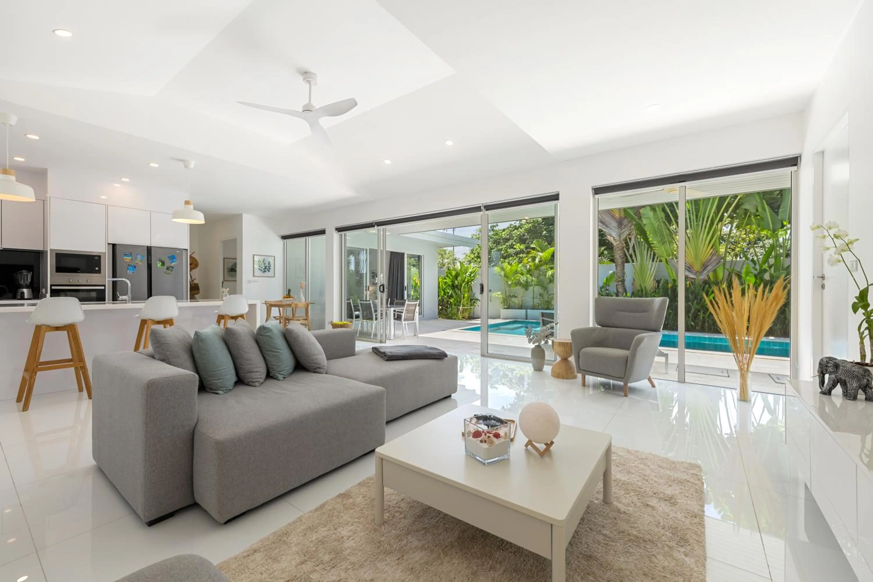 Villa White Orchid