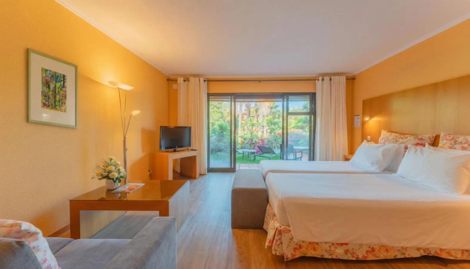 Bedroom, Bed in Quinta Splendida Wellness & Botanical Garden