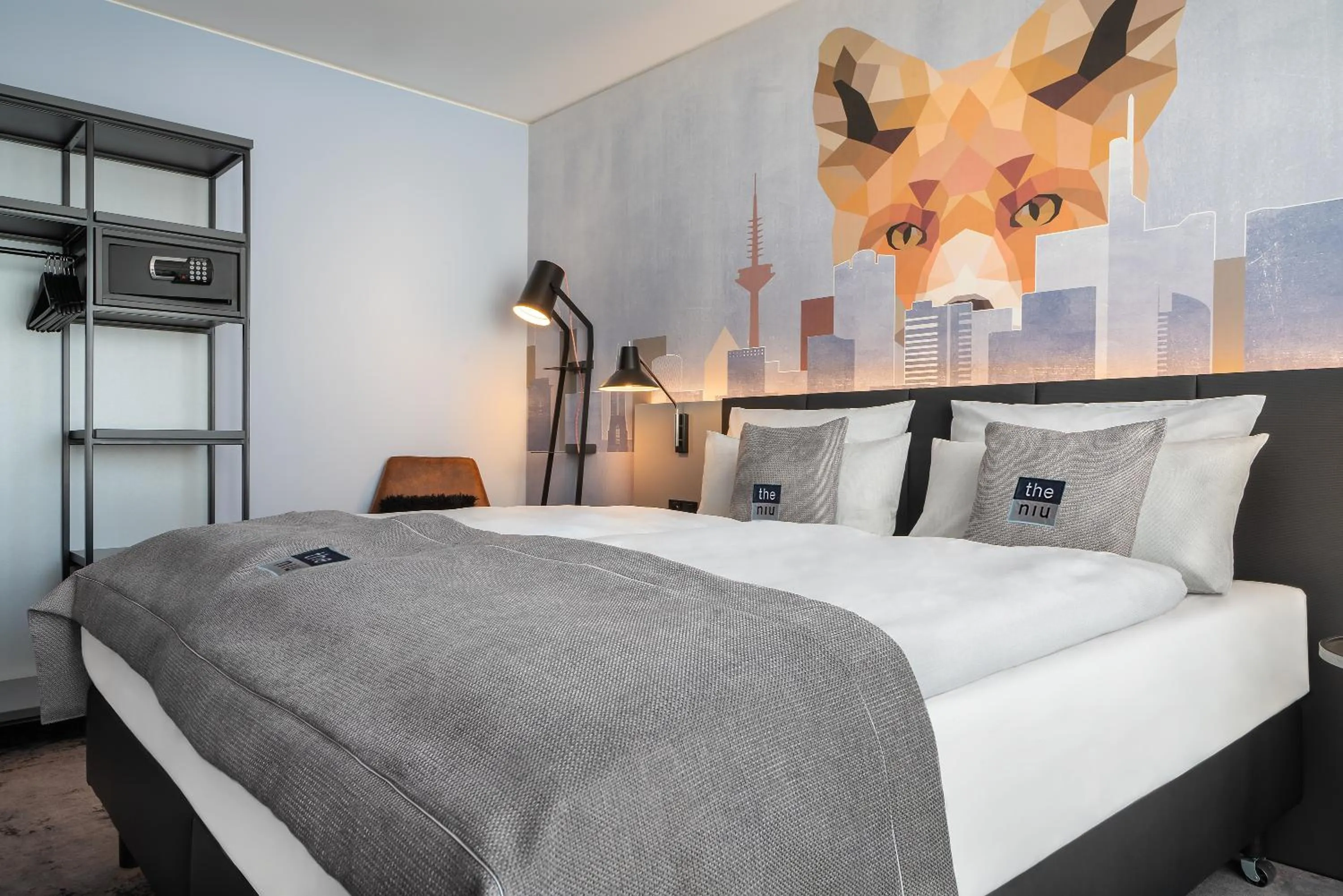 Bedroom, Bed in Holiday Inn - the niu, Charly Frankfurt City by IHG