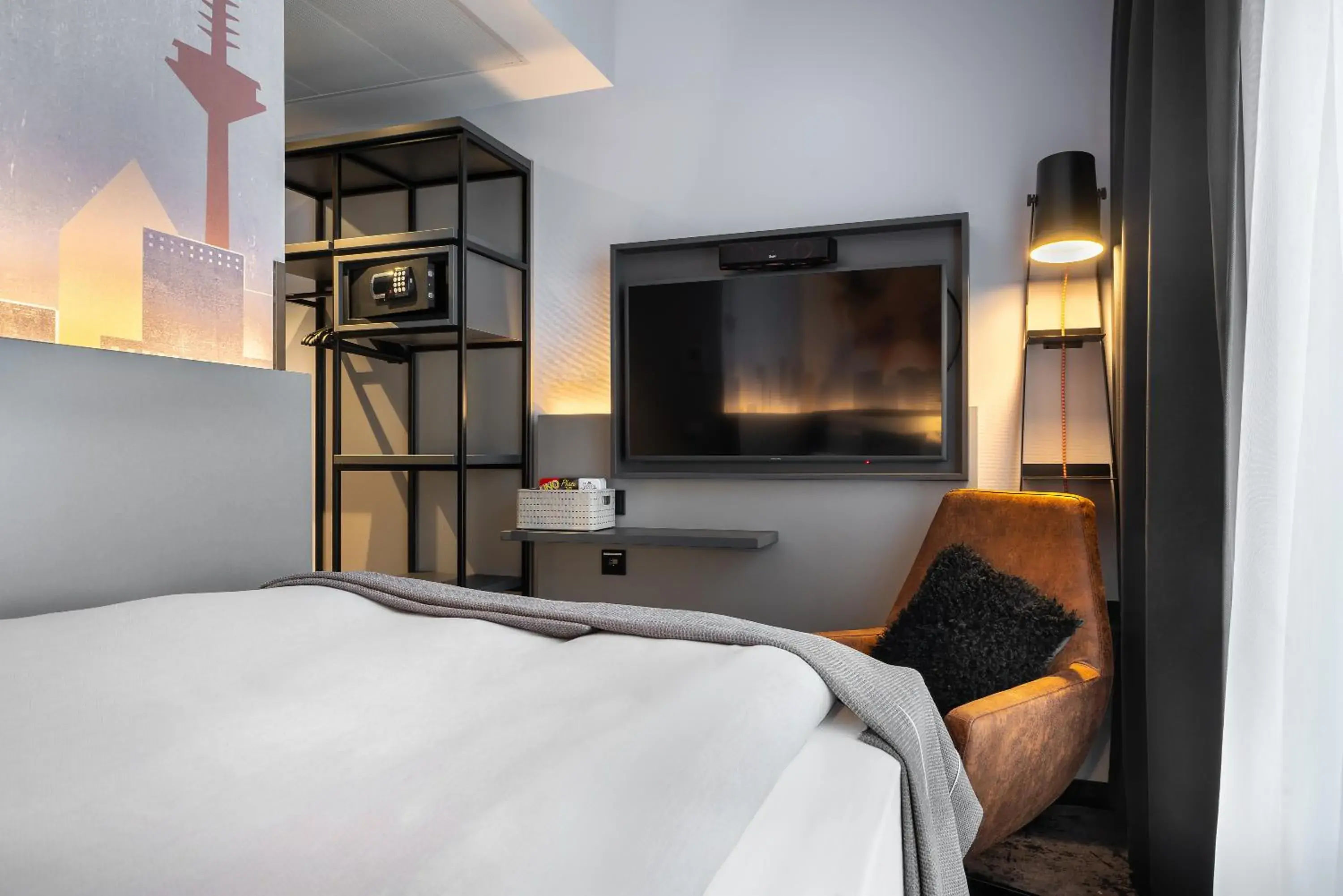 TV and multimedia, Bed in Holiday Inn - the niu, Charly Frankfurt City by IHG TV and multimedia, Bed in Holiday Inn - the niu, Charly Frankfurt City by IHG