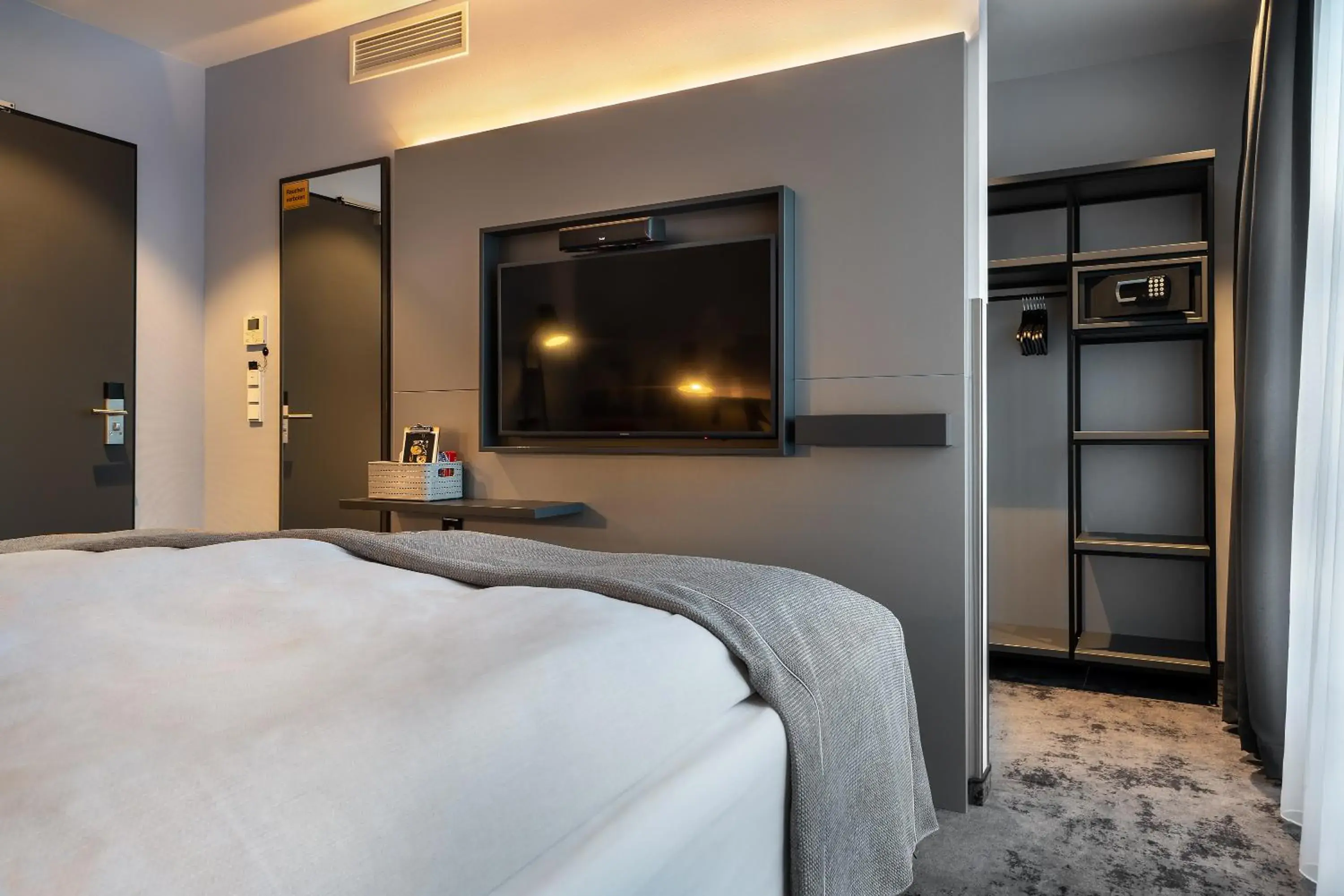 Photo of the whole room, Bed in Holiday Inn - the niu, Charly Frankfurt City by IHG Photo of the whole room, Bed in Holiday Inn - the niu, Charly Frankfurt City by IHG