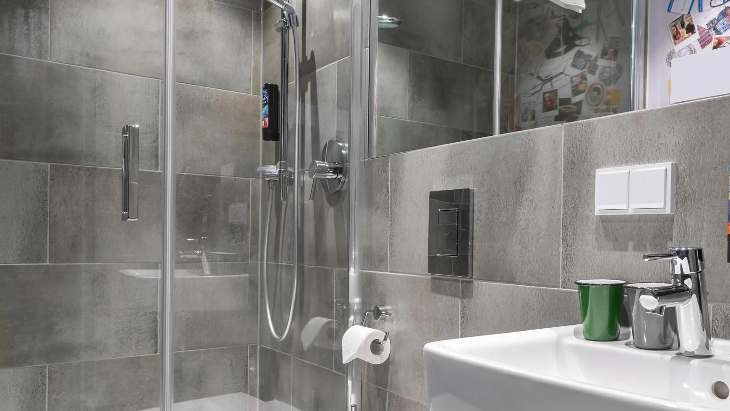 Bathroom in Holiday Inn - the niu, Charly Frankfurt City by IHG