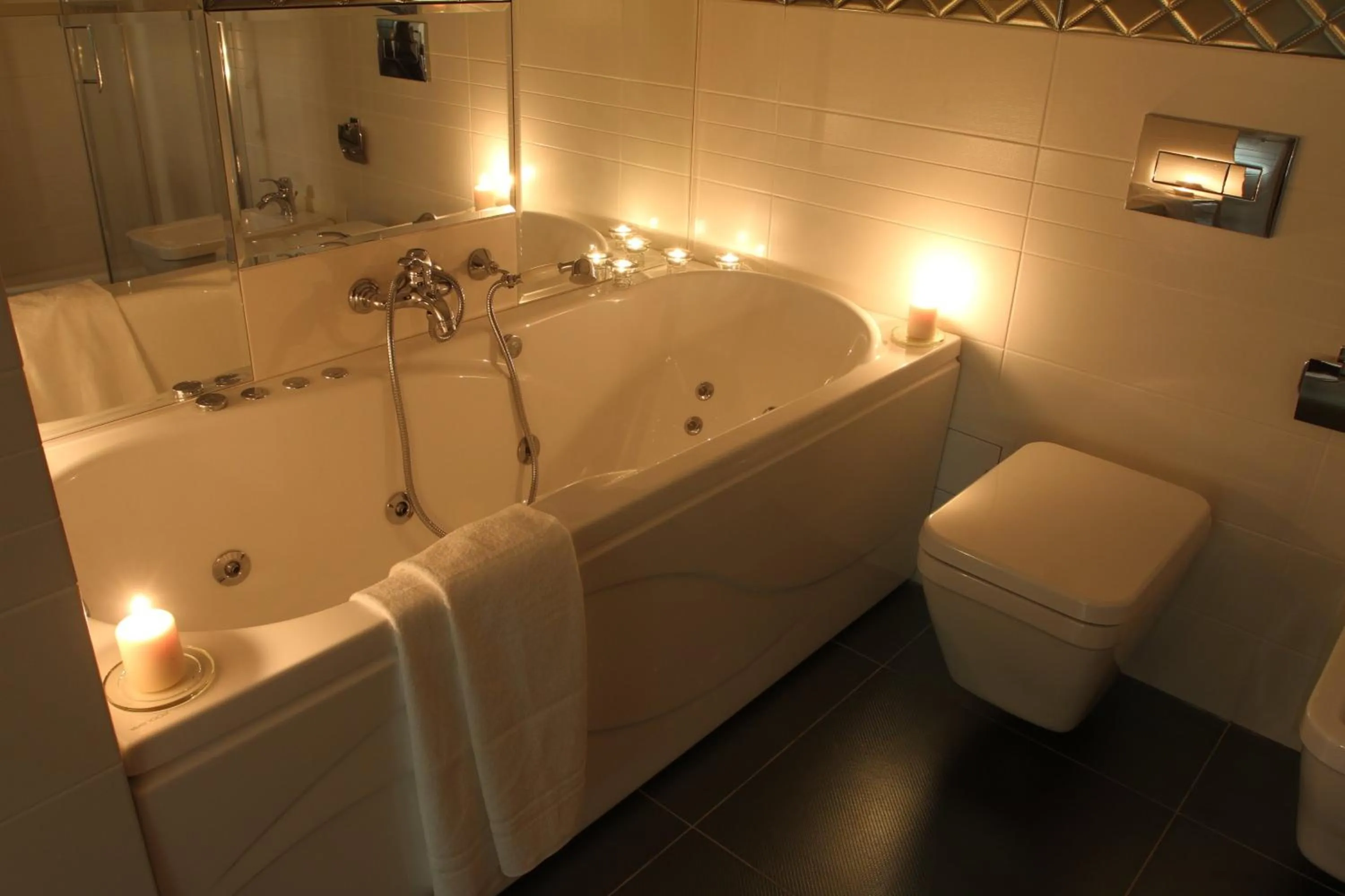 Toilet in Hotel Fado Spa & Restaurant