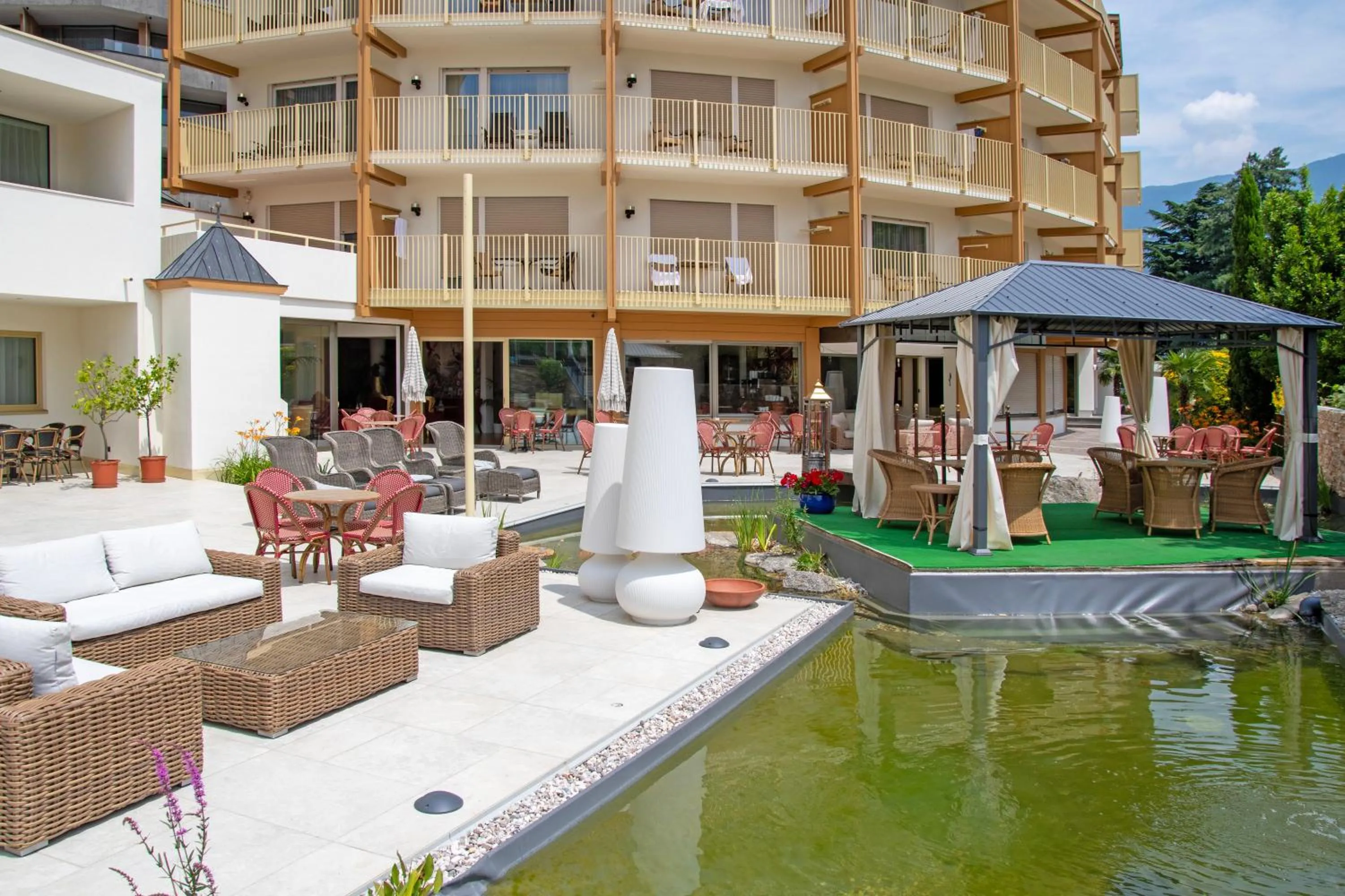 Property building in Hotel Nocturnes