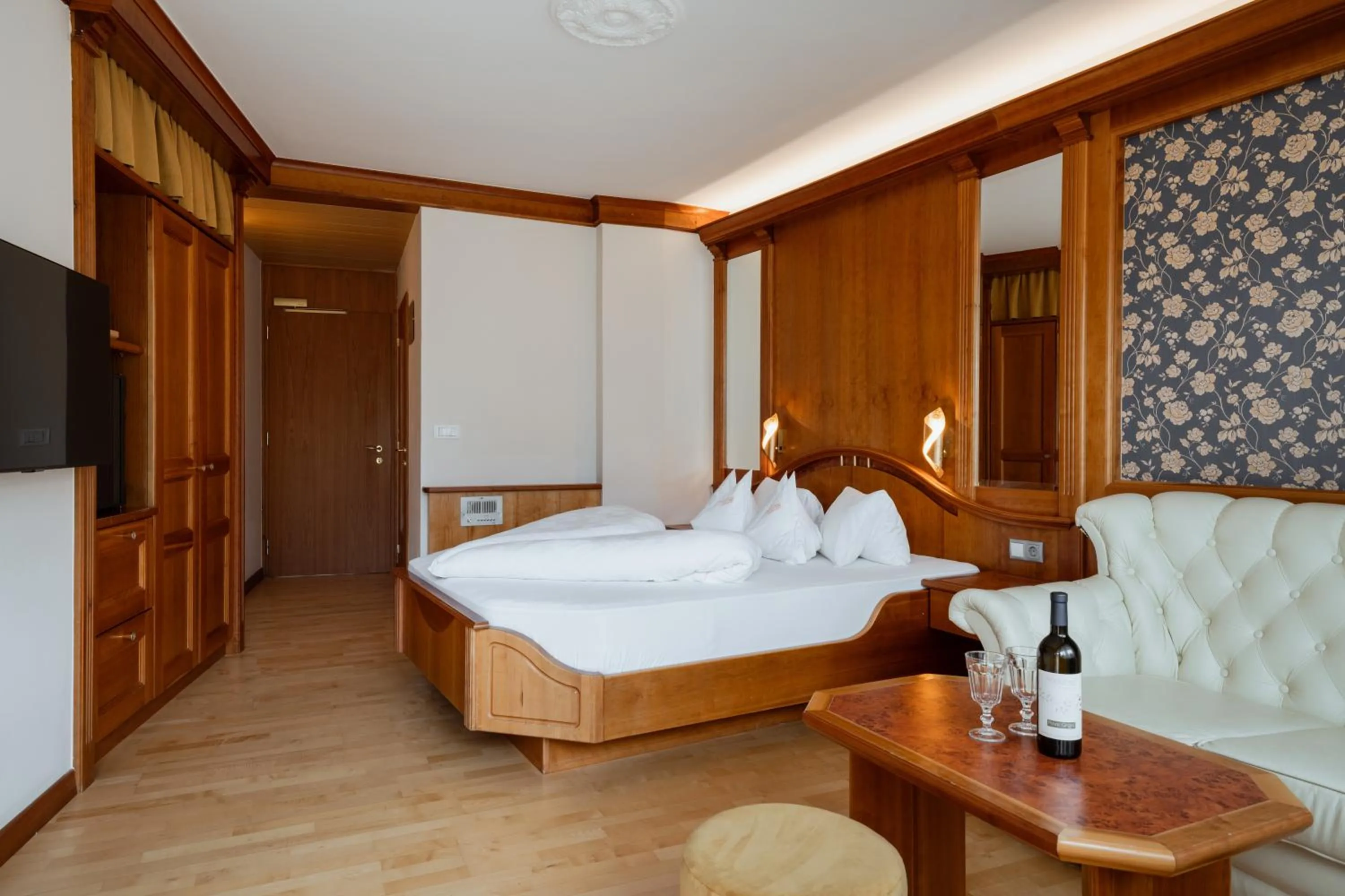 Photo of the whole room, Bed in Hotel Nocturnes